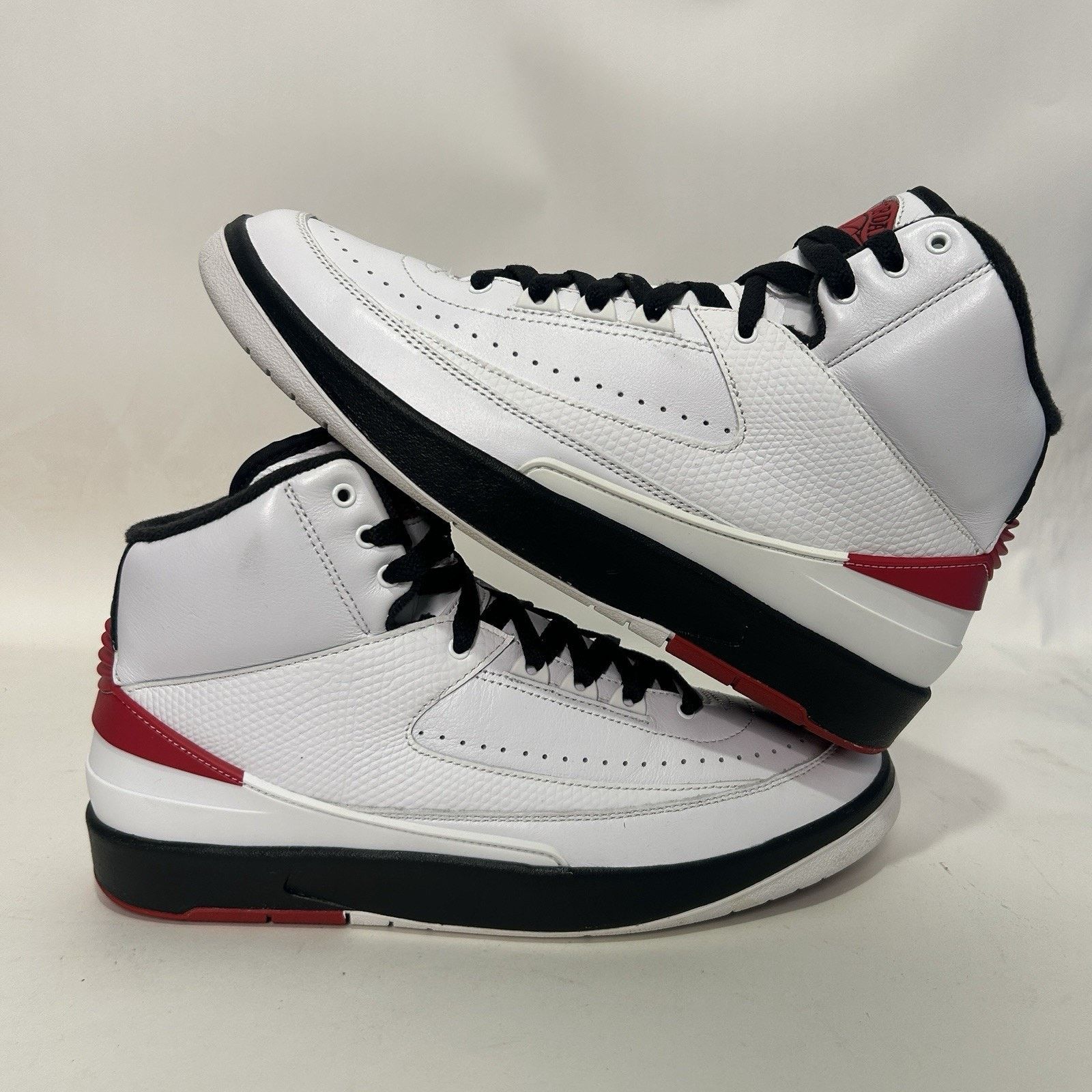 Nike Nike Air Jordan 2 Retro OG “”Chicago/White Red” Size US 9.5 / EU 42-43 - 1 Thumbnail