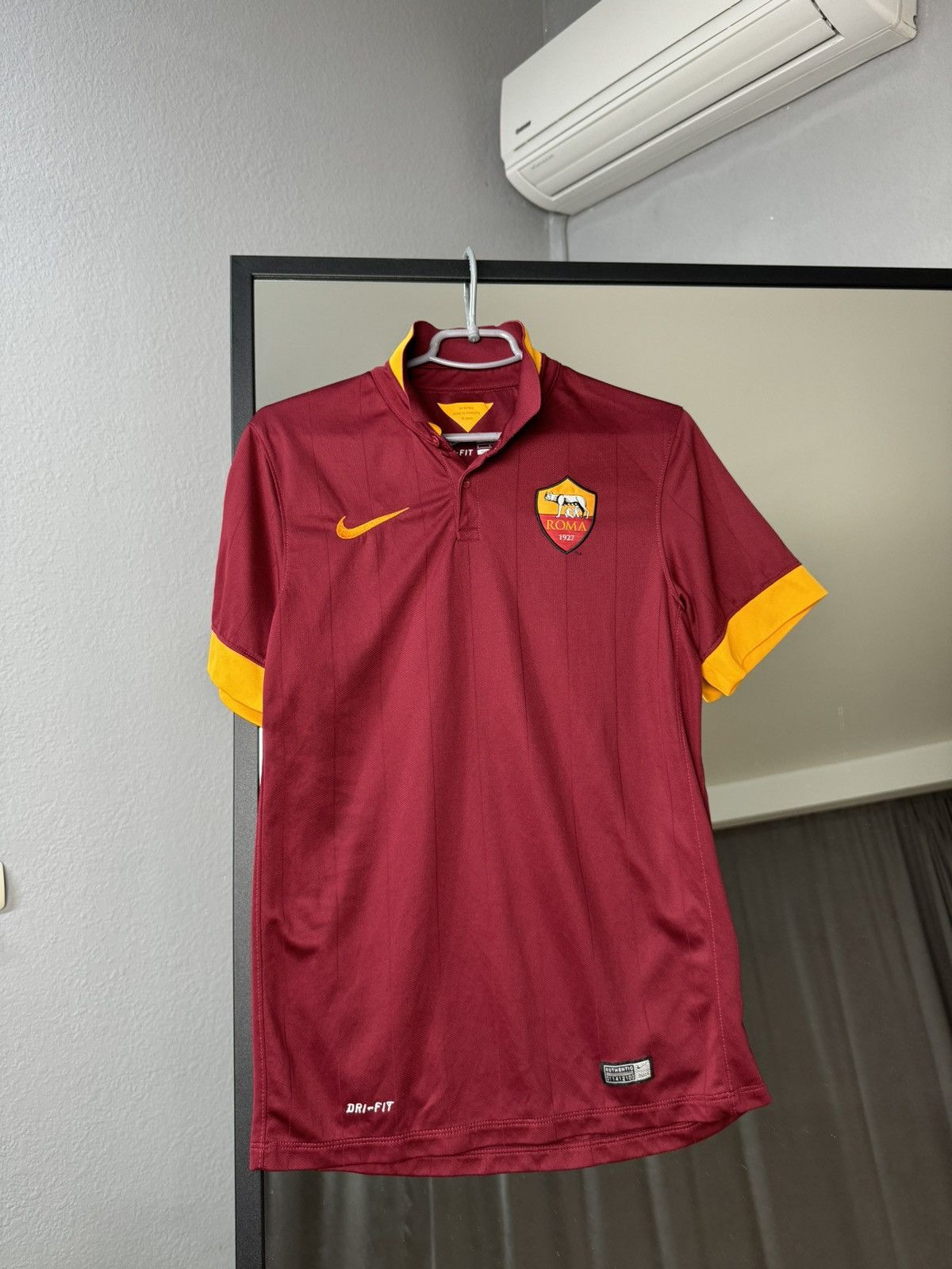 image of Roma As 2014 2015 Home Football Shirt Soccer Jersey Nike in Red, Men's (Size Small)