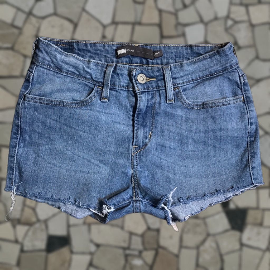 Levi's Levi's Light Blue Denim Womens Short 5-Pocket Zip Fly Slim Fit 8.5 Inseam 26W 4 Size 27" / US 4 / IT 40 - 1 Thumbnail