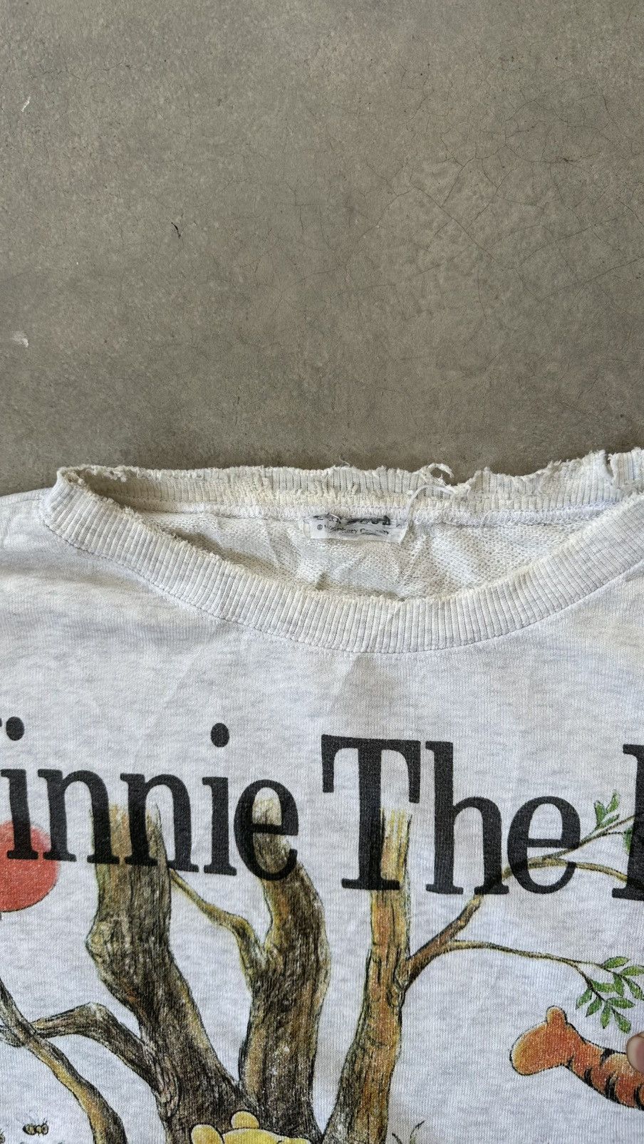 Disney VINTAGE WINNIE THE POOH DISTRESSED SWEATSHIRT Size US XL / EU 56 / 4 - 7 Thumbnail