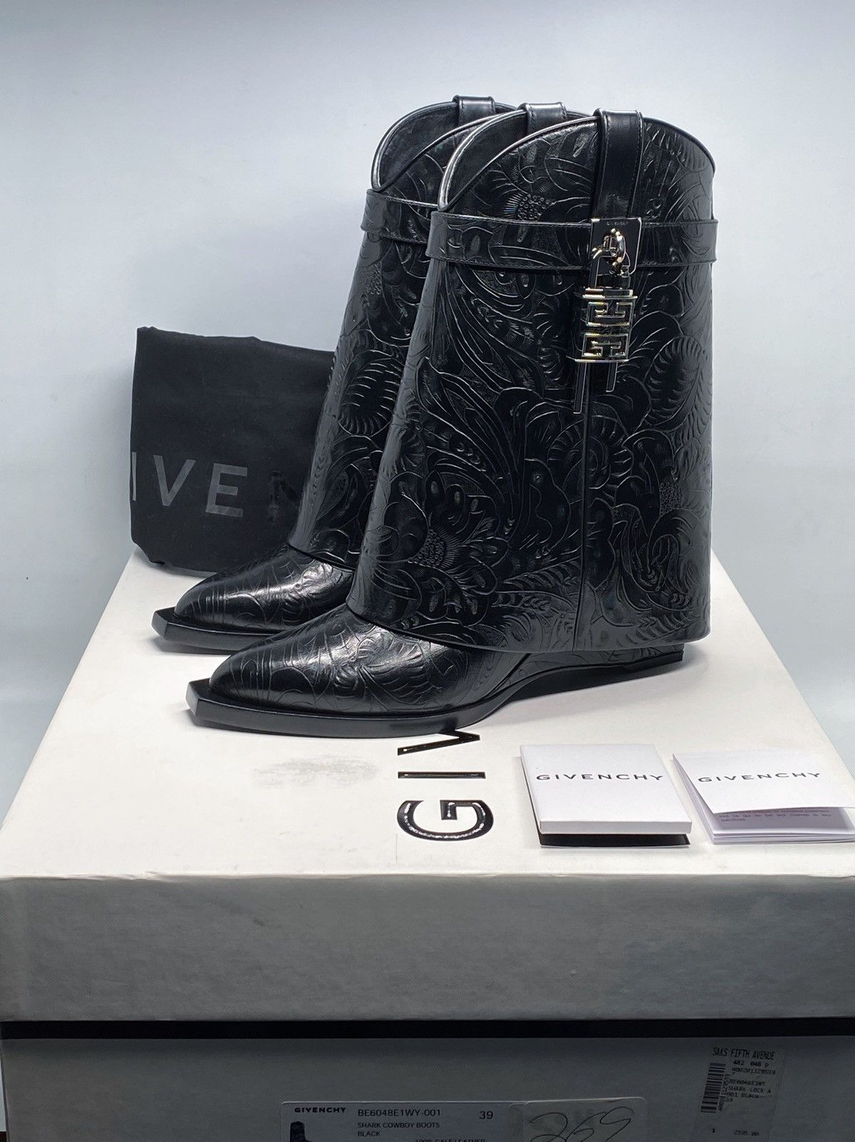 Givenchy Givenchy Shark Lock Cowboy Ankle Leather Boots size 39 Size US 9 / IT 39 - 14 Thumbnail