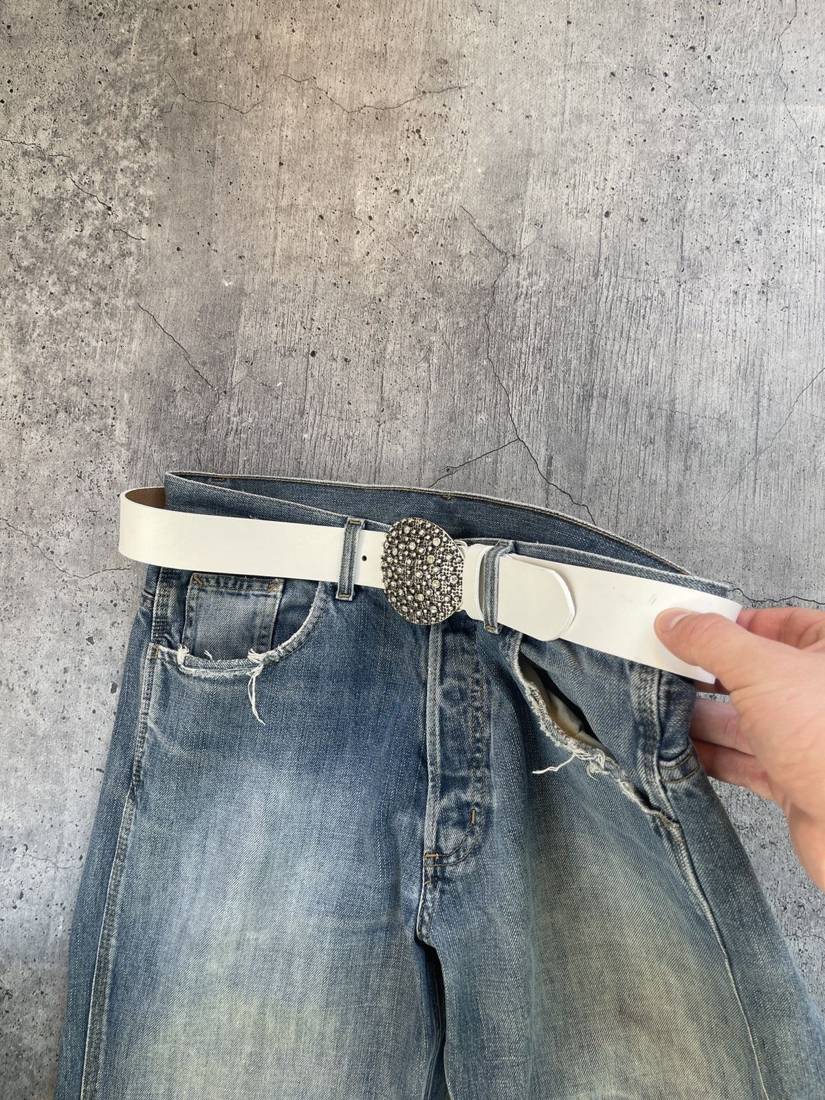 Ariat × Japanese Brand × Vintage Ariat leather y2k belt with metal inserts Size ONE SIZE - 4 Thumbnail