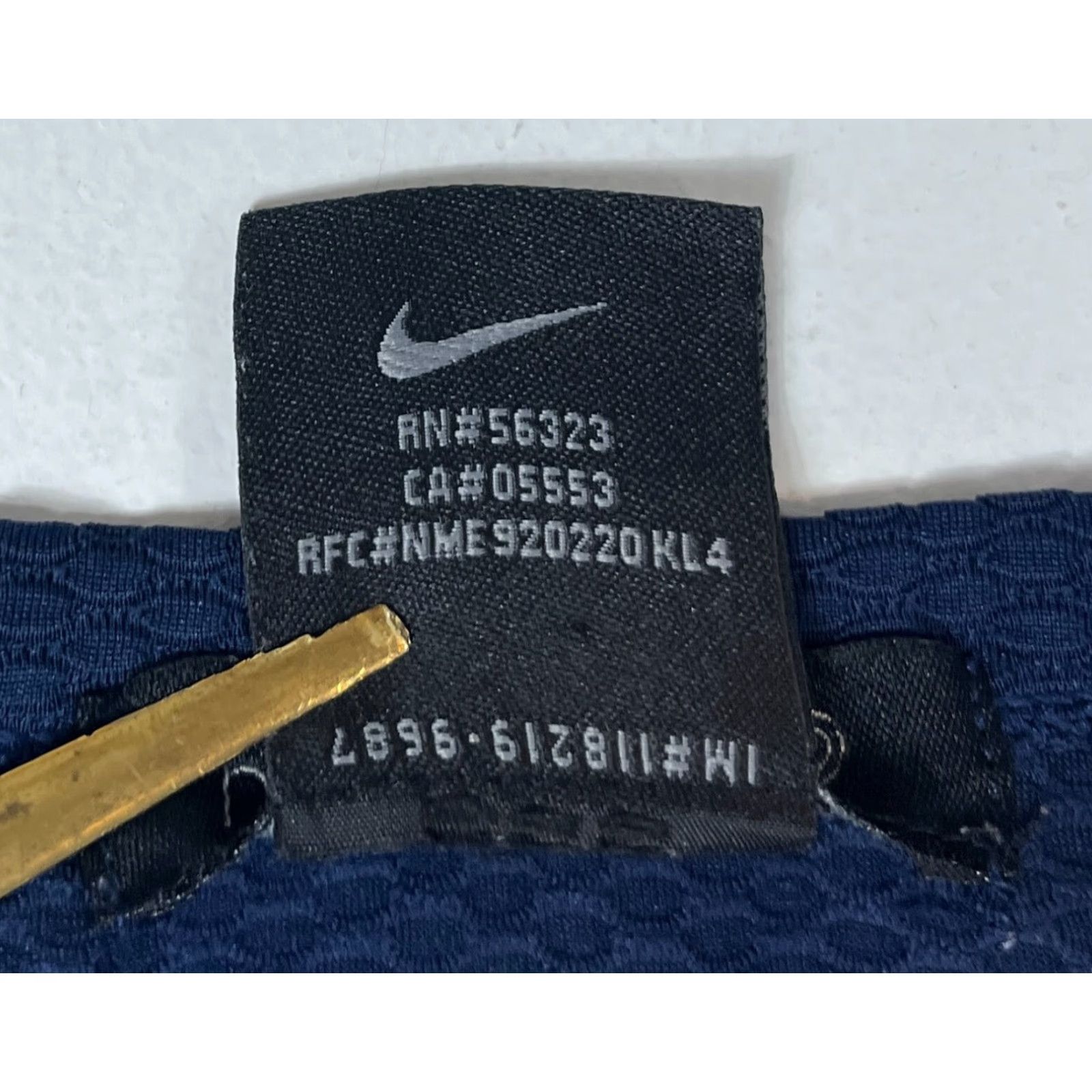 Nike VINTAGE Nike Sphere Performance T-Shirt Navy Blue Embroidered Swoosh Mens Size L Size US L / EU 52-54 / 3 - 6 Thumbnail