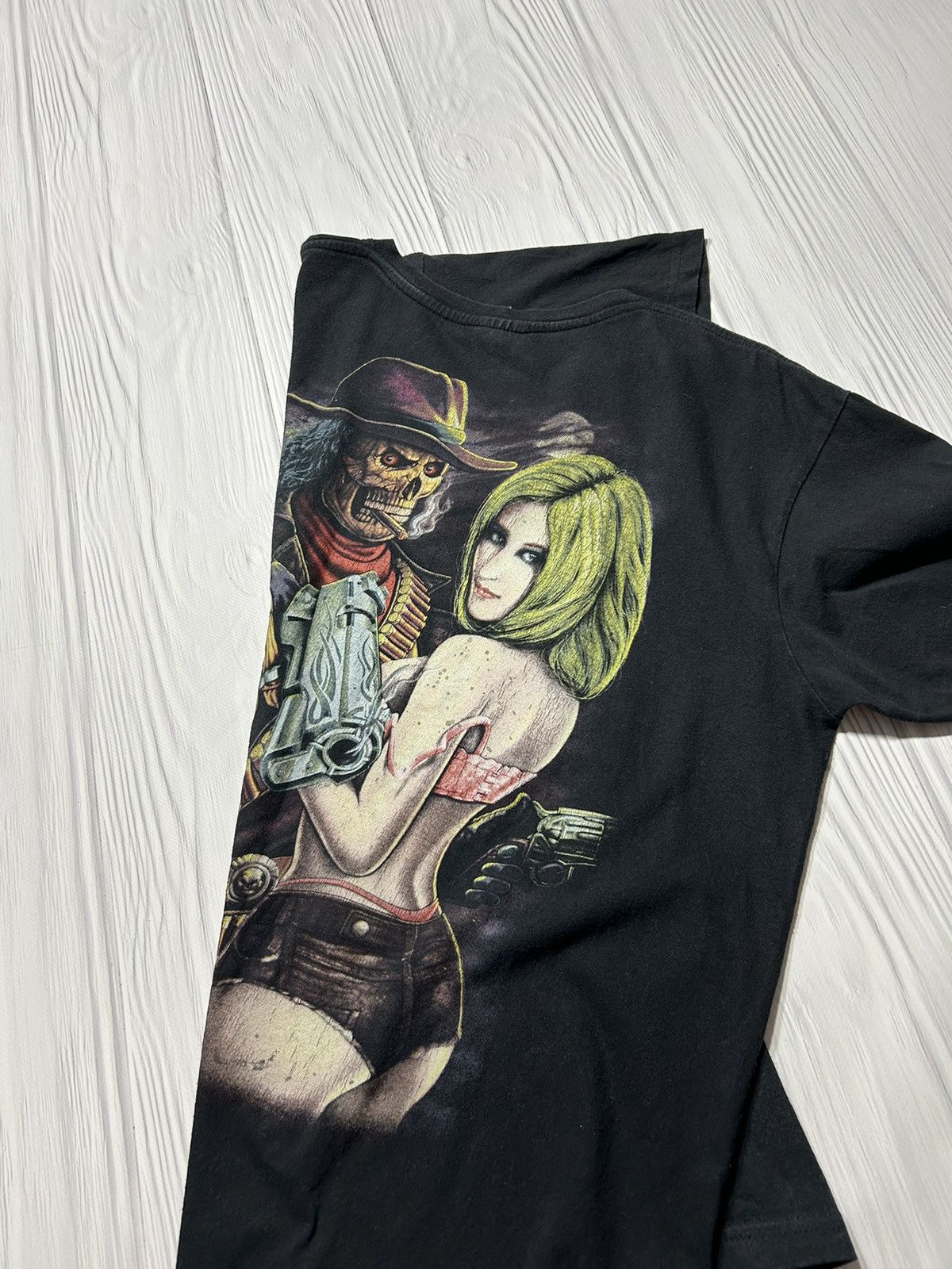 Vintage Vintage Skeleton Girl Ass Weapon T-Shirt Size US L / EU 52-54 / 3 - 11 Thumbnail