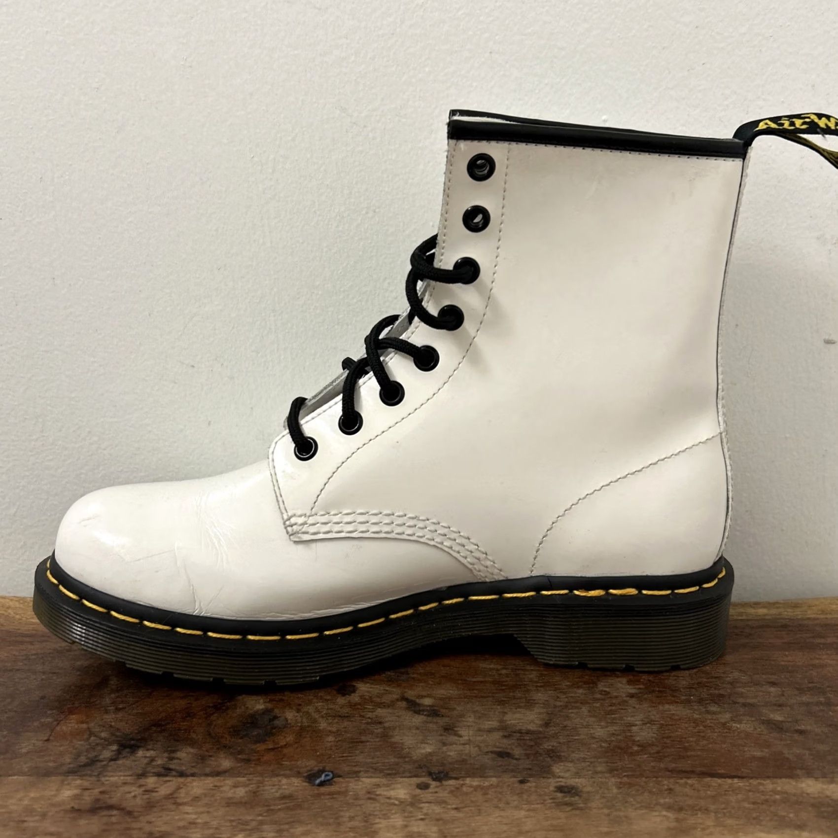 Dr. Martens VINTAGE Dr. Martens 1460 Boots Womens 9 White Patent Leather Lace Up 8 Eyelets Black Logo Combat Halloween? Size US 9 / IT 39 - 7 Thumbnail