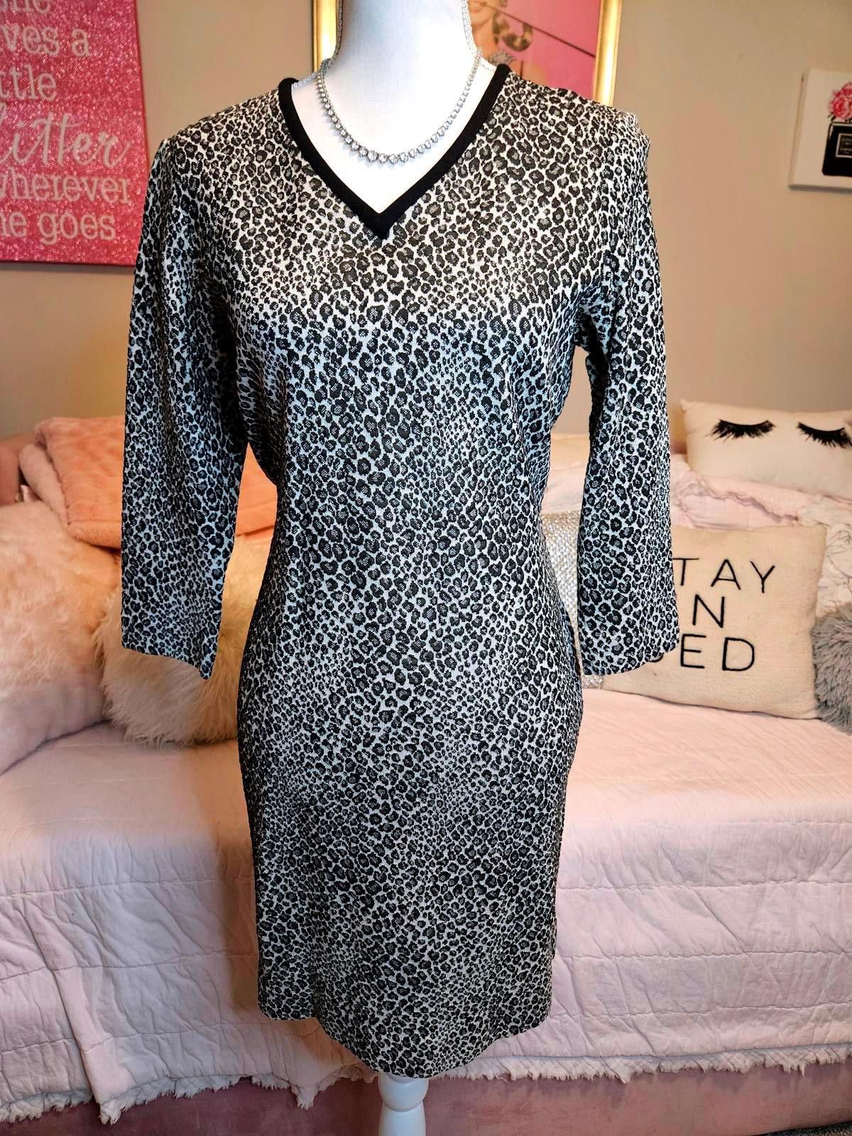 Designer Doncaster Leopard Print Dress with V-Neck Size M / US 6-8 / IT 42-44 - 1 Thumbnail