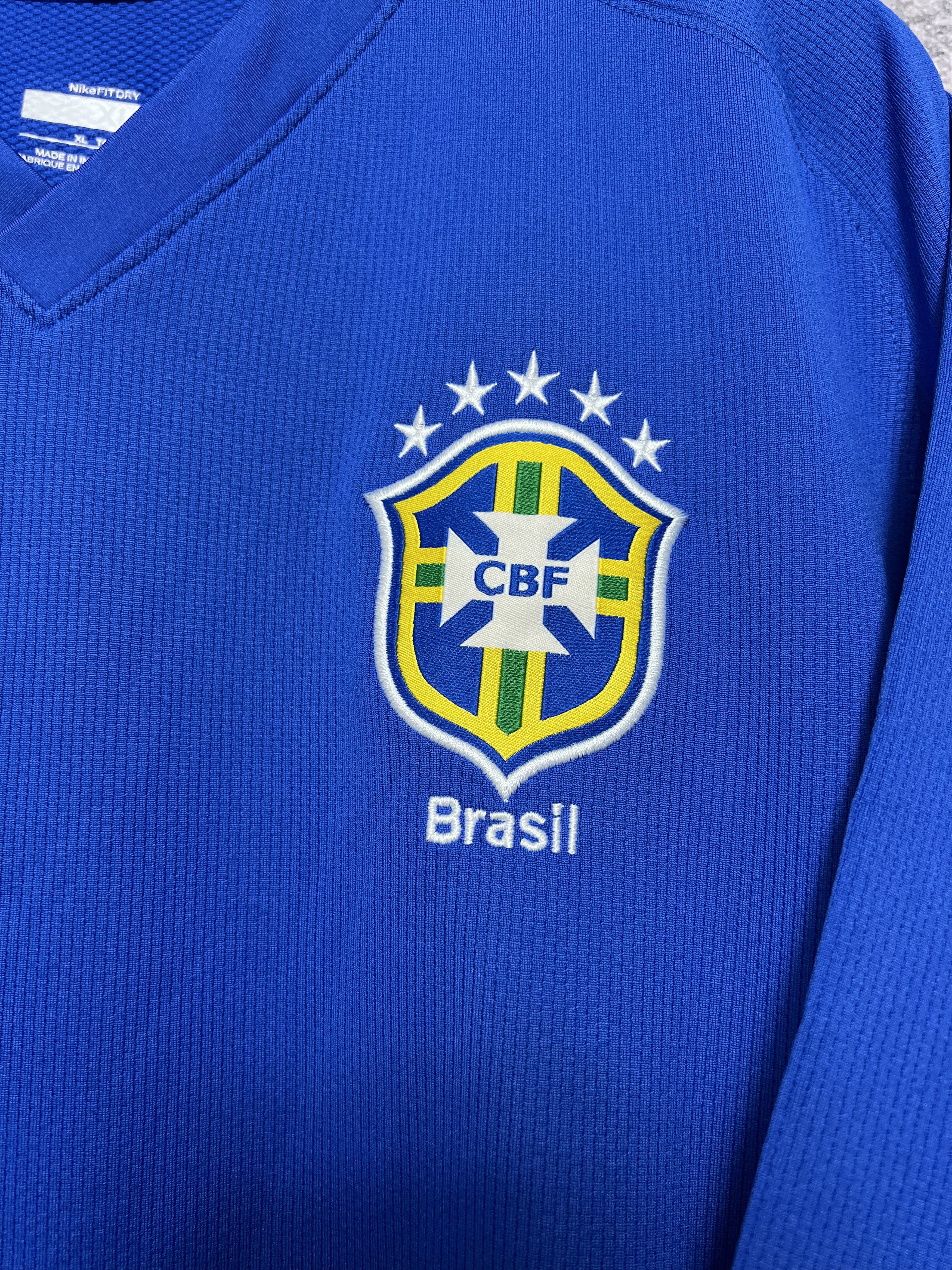 Nike 2007/2008 Nike Brazil Vintage Soccer Away Jersey Size US XL / EU 56 / 4 - 5 Thumbnail