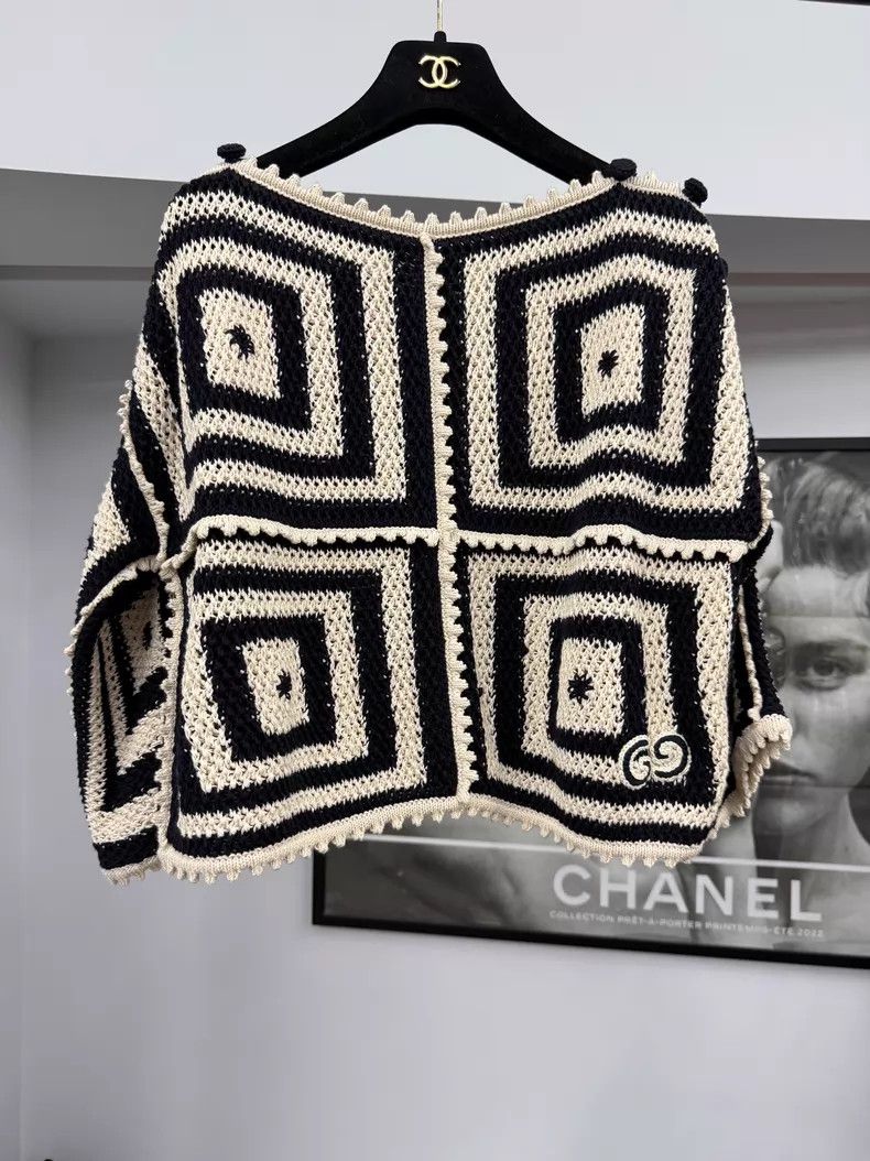 Gucci Gucci Black and white color-block knitted long sleeves Size S / US 4 / IT 40 - 1 Thumbnail