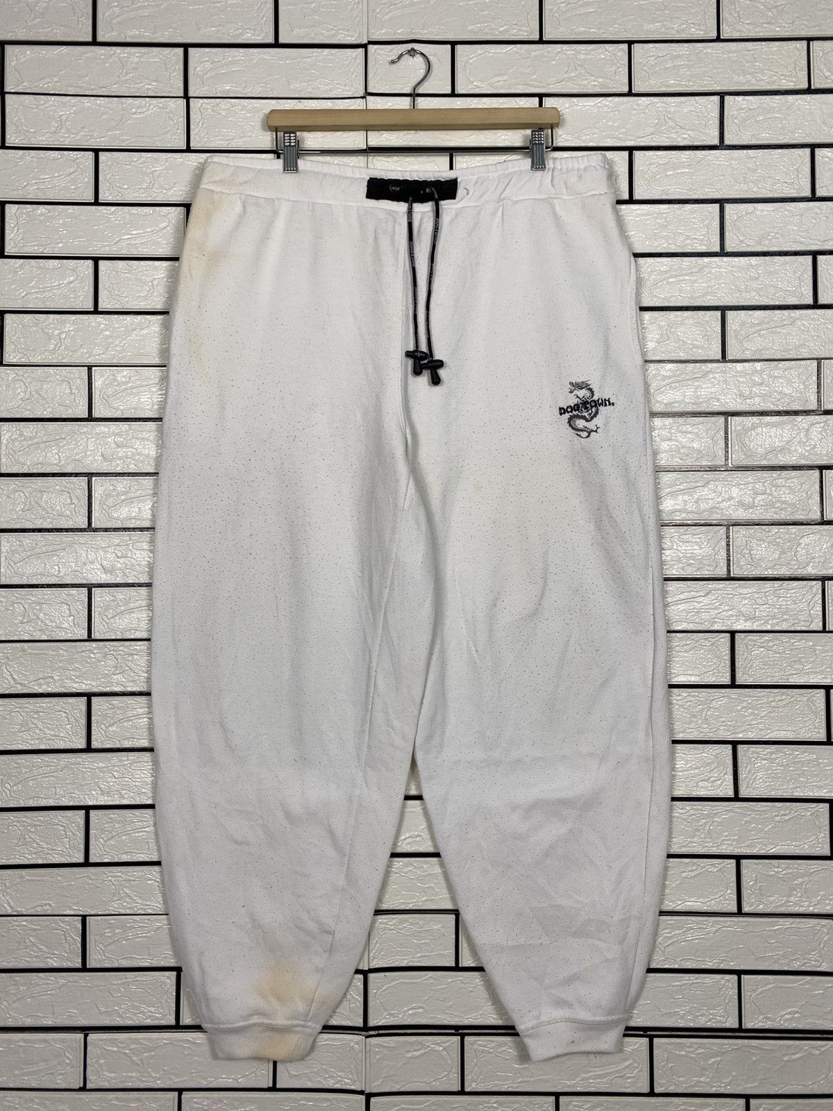 Japanese Brand 📌Vintage Sweatpants Jogger Dog Town Big Logo Size US 32 / EU 48 - 2 Thumbnail