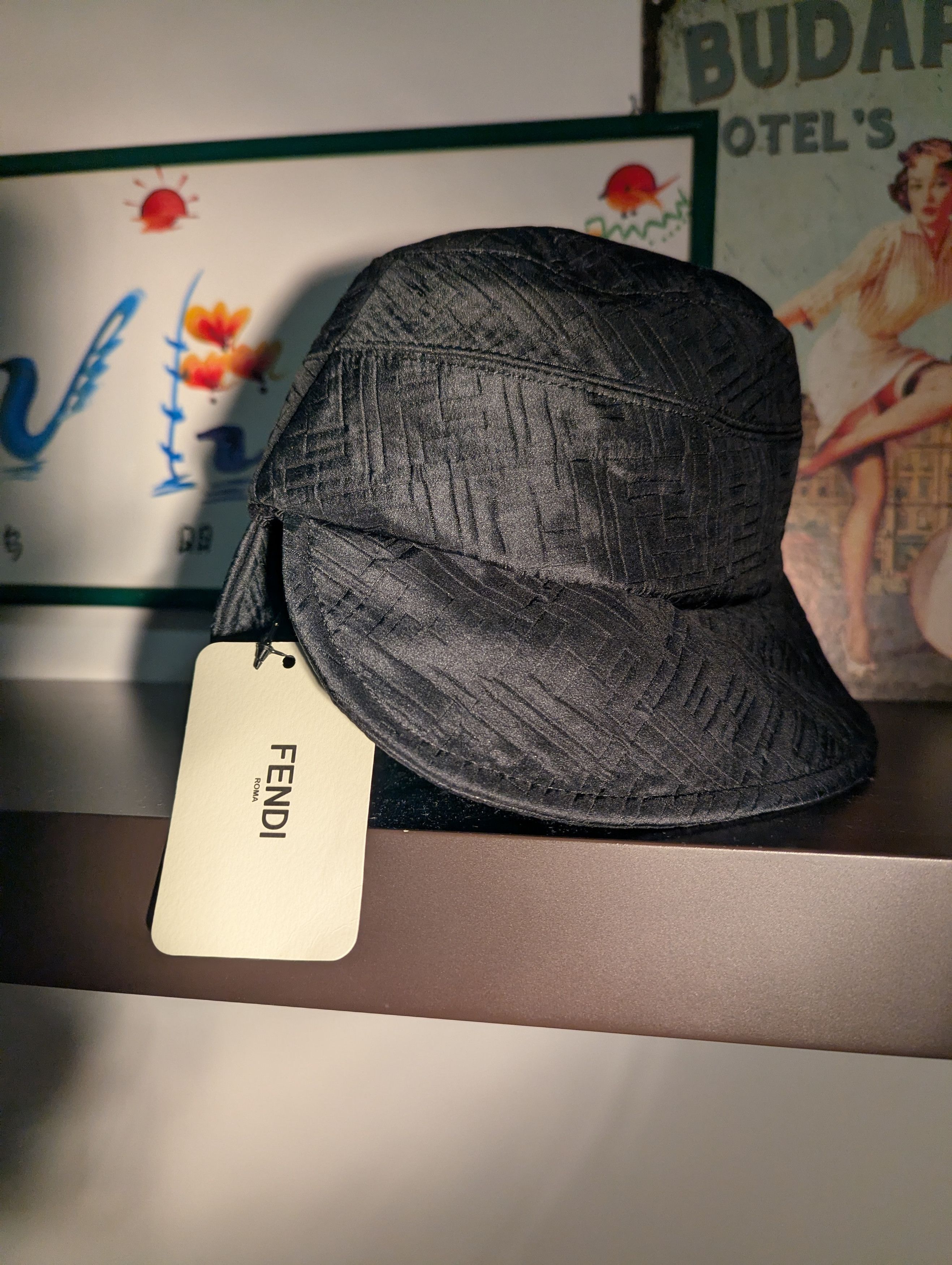 Fendi Bucket Hat "ARON" Size ONE SIZE - 1 Thumbnail