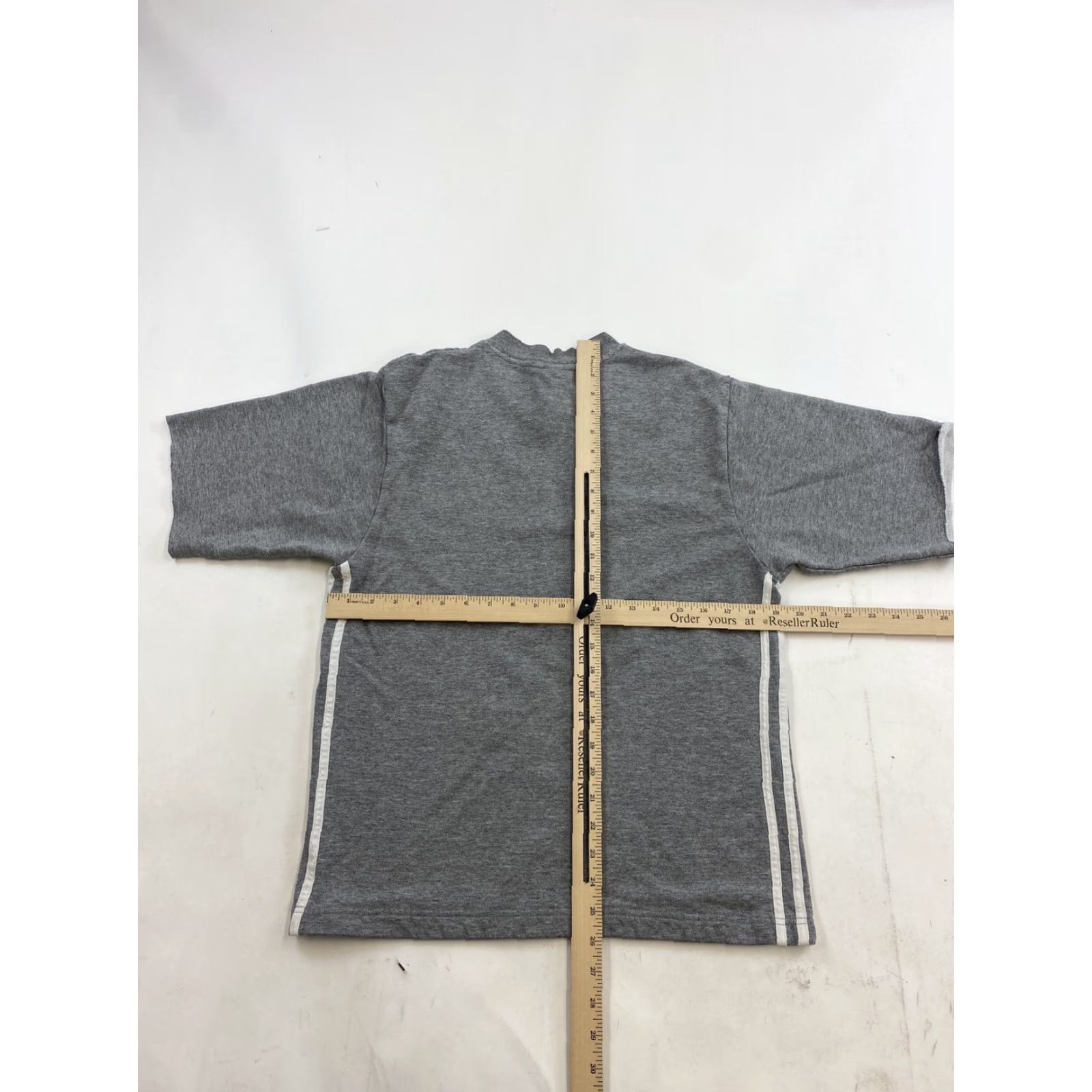 Adidas VINTAGE adidas Sweatshirt Shirt Men's Small Gray V-Neck 90s Short Sleeve Mens Size US S / EU 44-46 / 1 - 4 Thumbnail