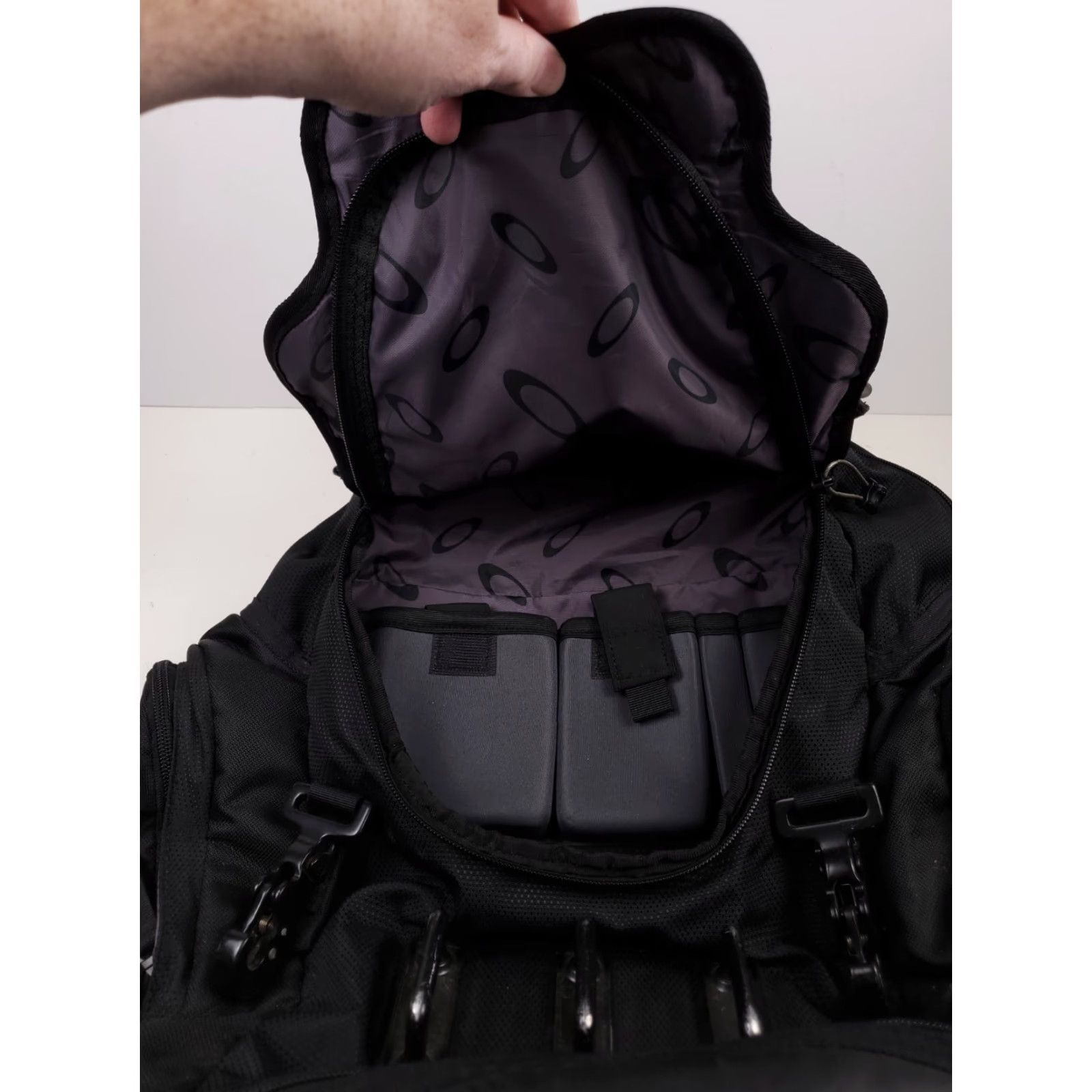 Oakley Oakley Kitchen Sink Backpack Stealth Black 34L Laptop Tactical Hiking Men Backpack Black 34L Navy? Size ONE SIZE - 4 Thumbnail