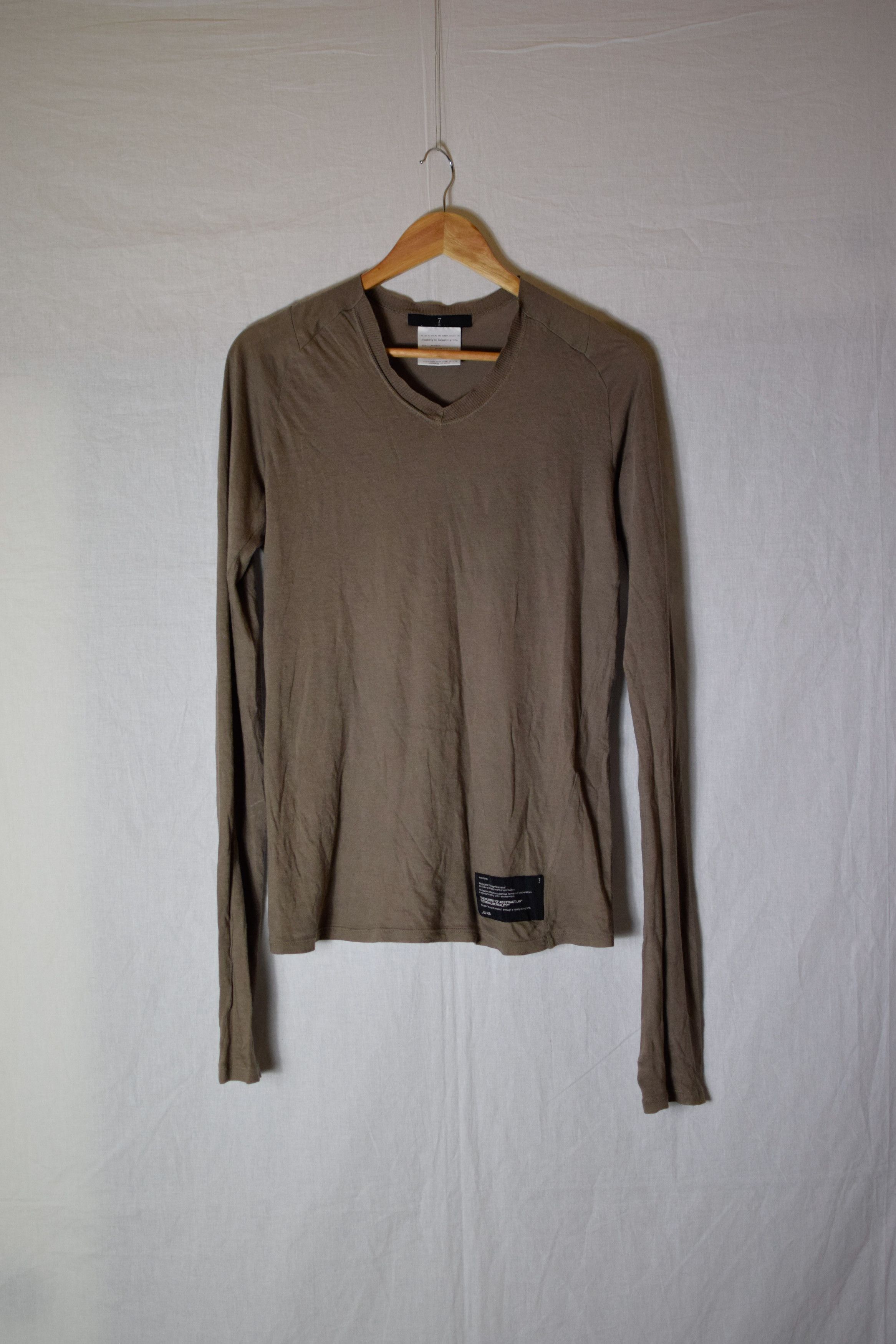 Julius Julius SS08 V-Neck Patch Longsleeve Top - 217CUM12 Size US M / EU 48-50 / 2 - 2 Thumbnail