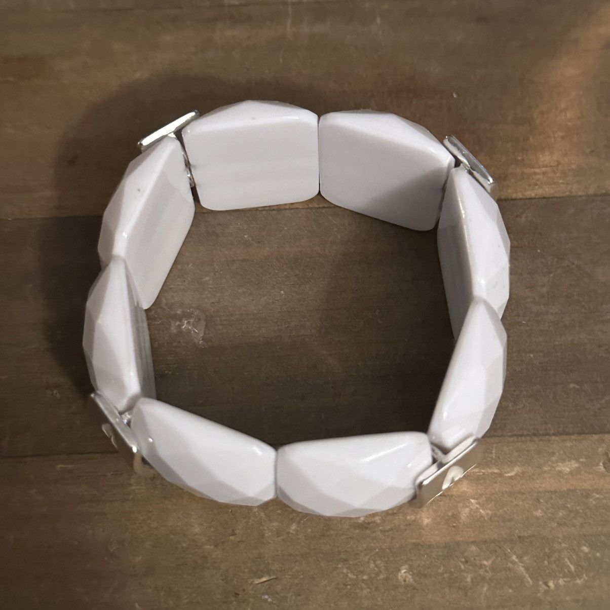 Other Chunky white faceted acrylic stretch bracelet Size ONE SIZE - 4 Thumbnail