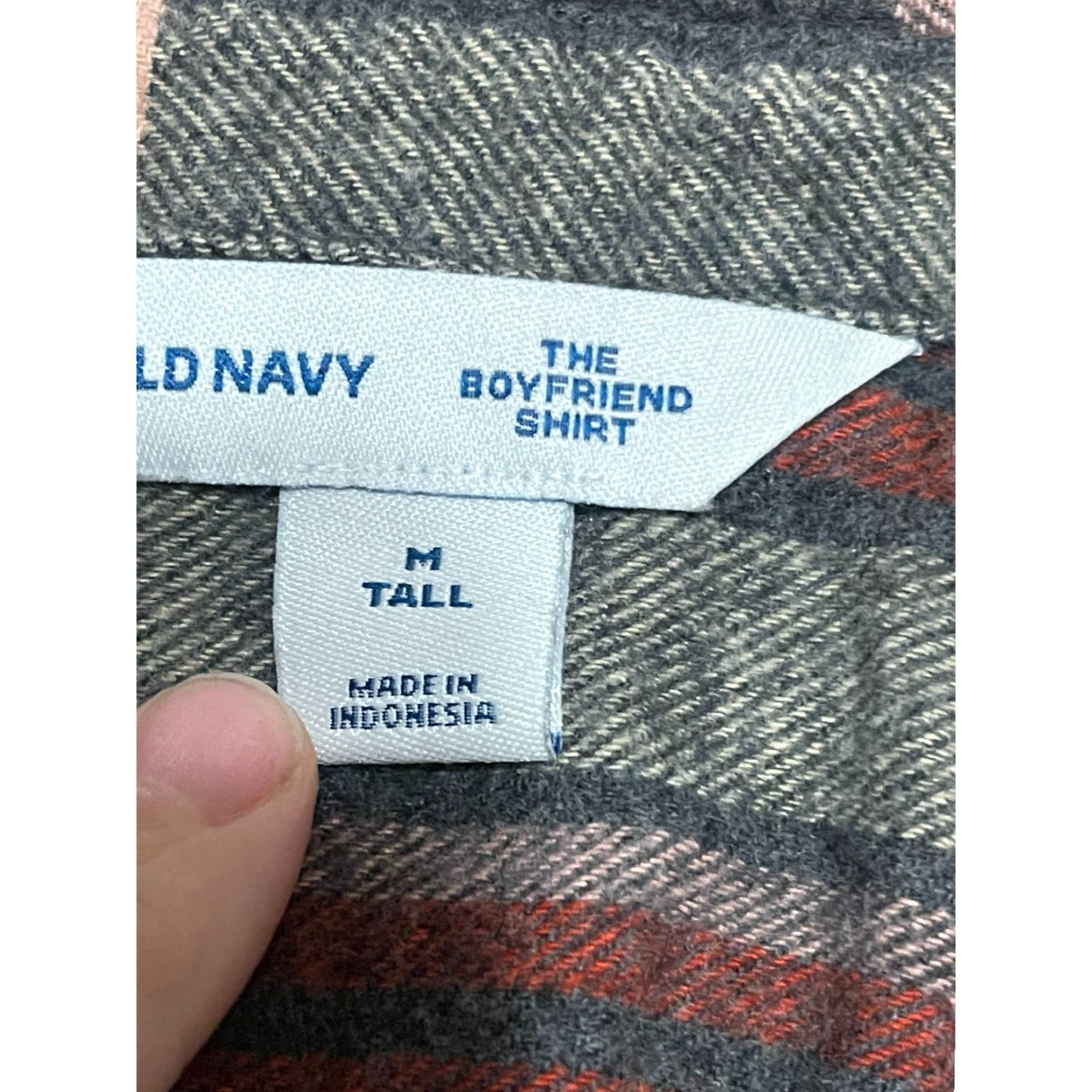 Old Navy Old Navy Shirt Women's M Tall Red Gray Plaid Boyfriend Shirt Button Up Shirt, Casual, Long Sleeve, Collared, Regular Fit, Tall, Gray Size M / US 6-8 / IT 42-44 - 7 Thumbnail