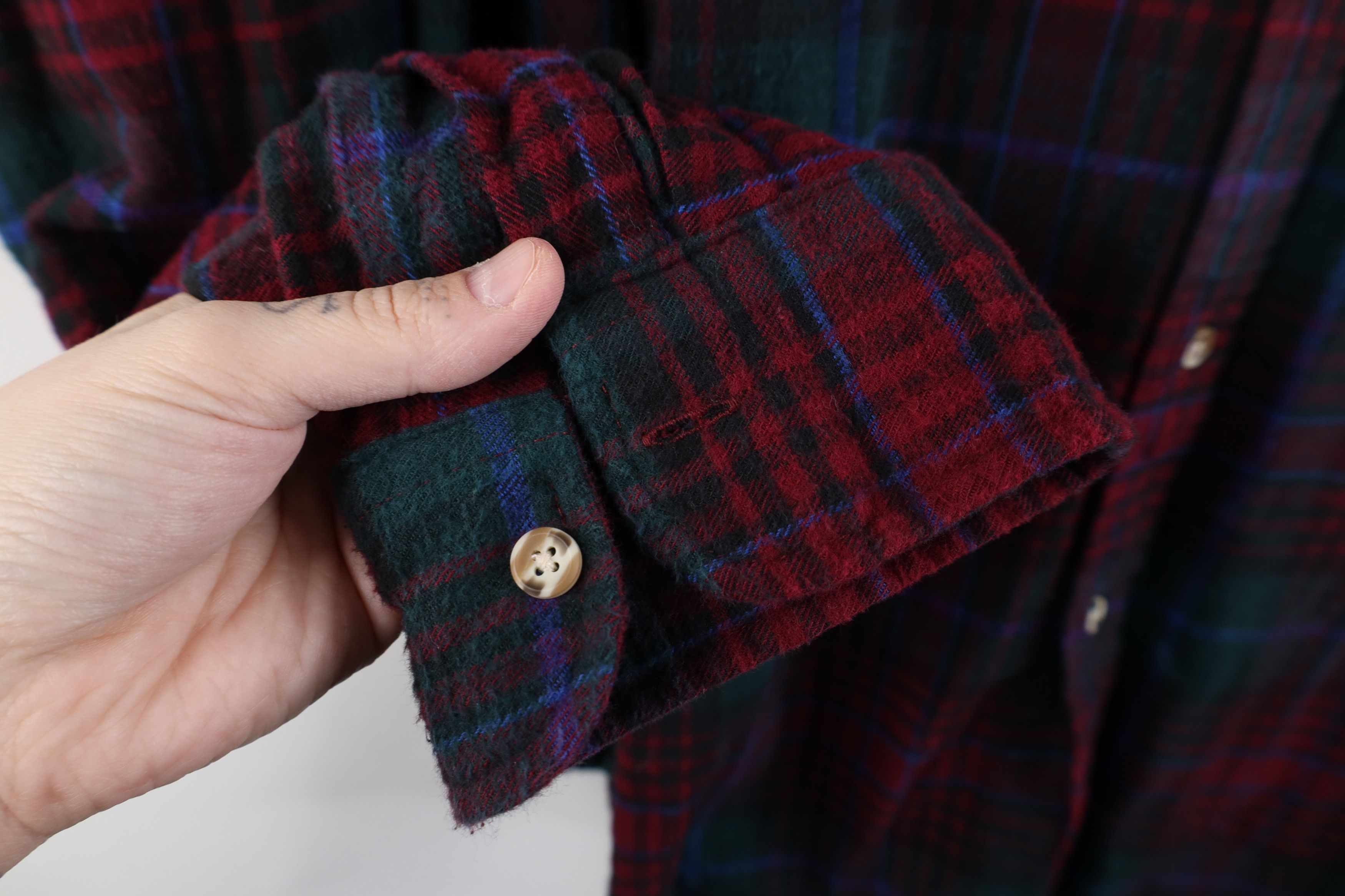 Vintage Vintage 90s Streetwear Heavyweight Collared Button Shirt Size US XL / EU 56 / 4 - 4 Thumbnail