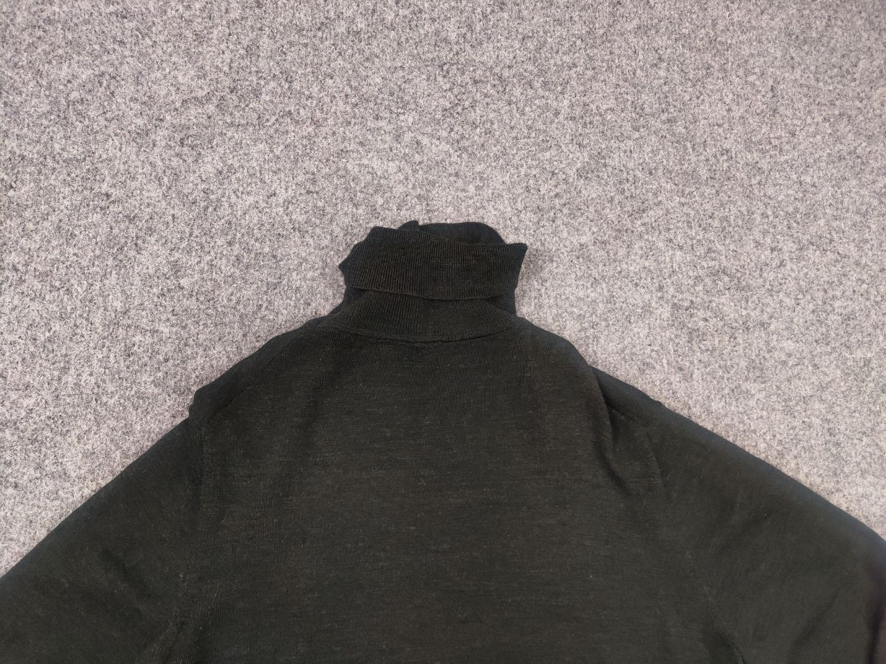 Uniqlo Uniqlo light wool Sweater high turtleneck collar dark green Size US M / EU 48-50 / 2 - 9 Thumbnail
