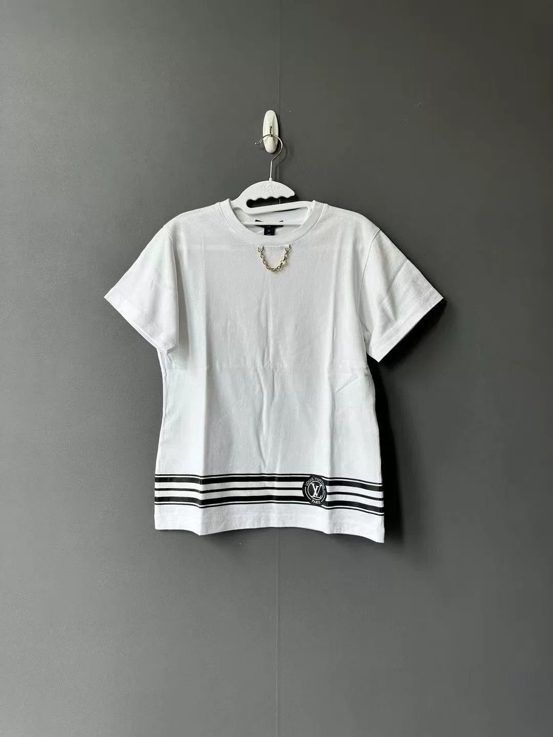 Louis Vuitton Louis Vuitton LV Chain Short-Sleeve Size M / US 6-8 / IT 42-44 - 1 Thumbnail