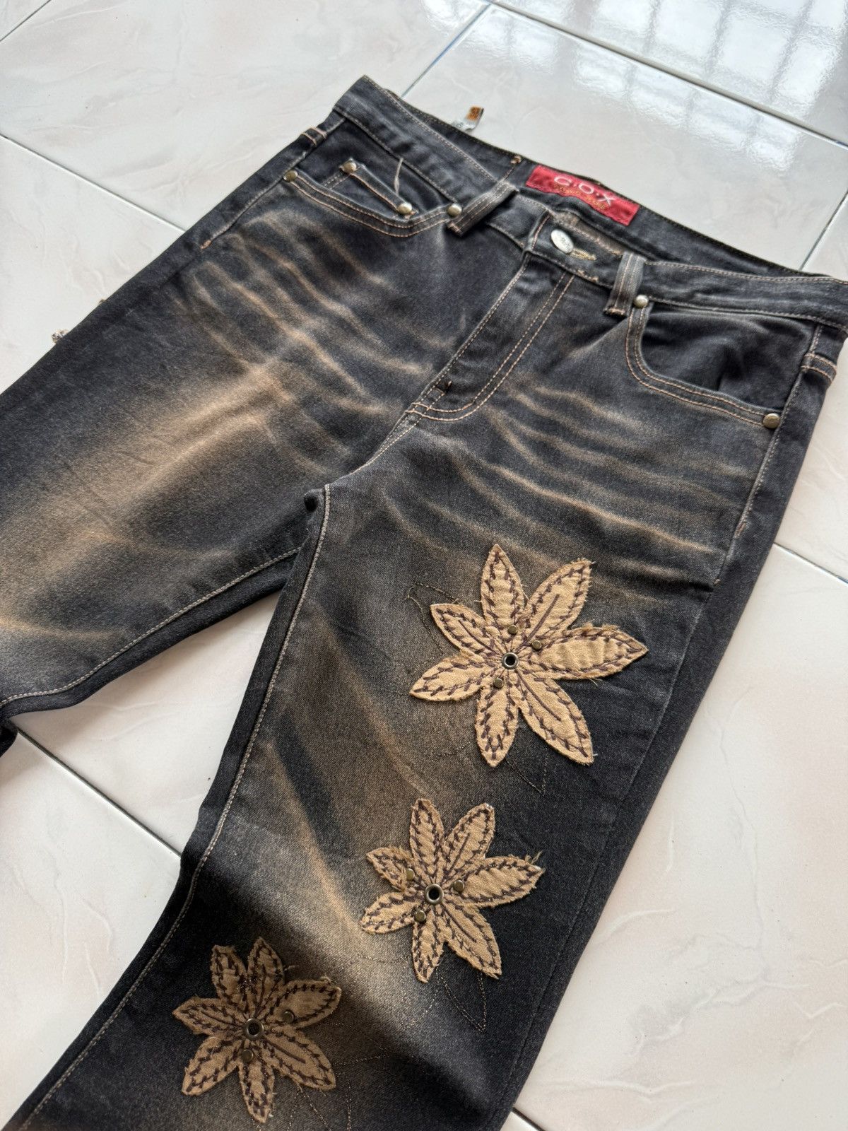 Japanese Brand Cosmo Japan Weed Leaf Suede Patch Mud Fade Flared Jeans Size US 27 - 9 Thumbnail