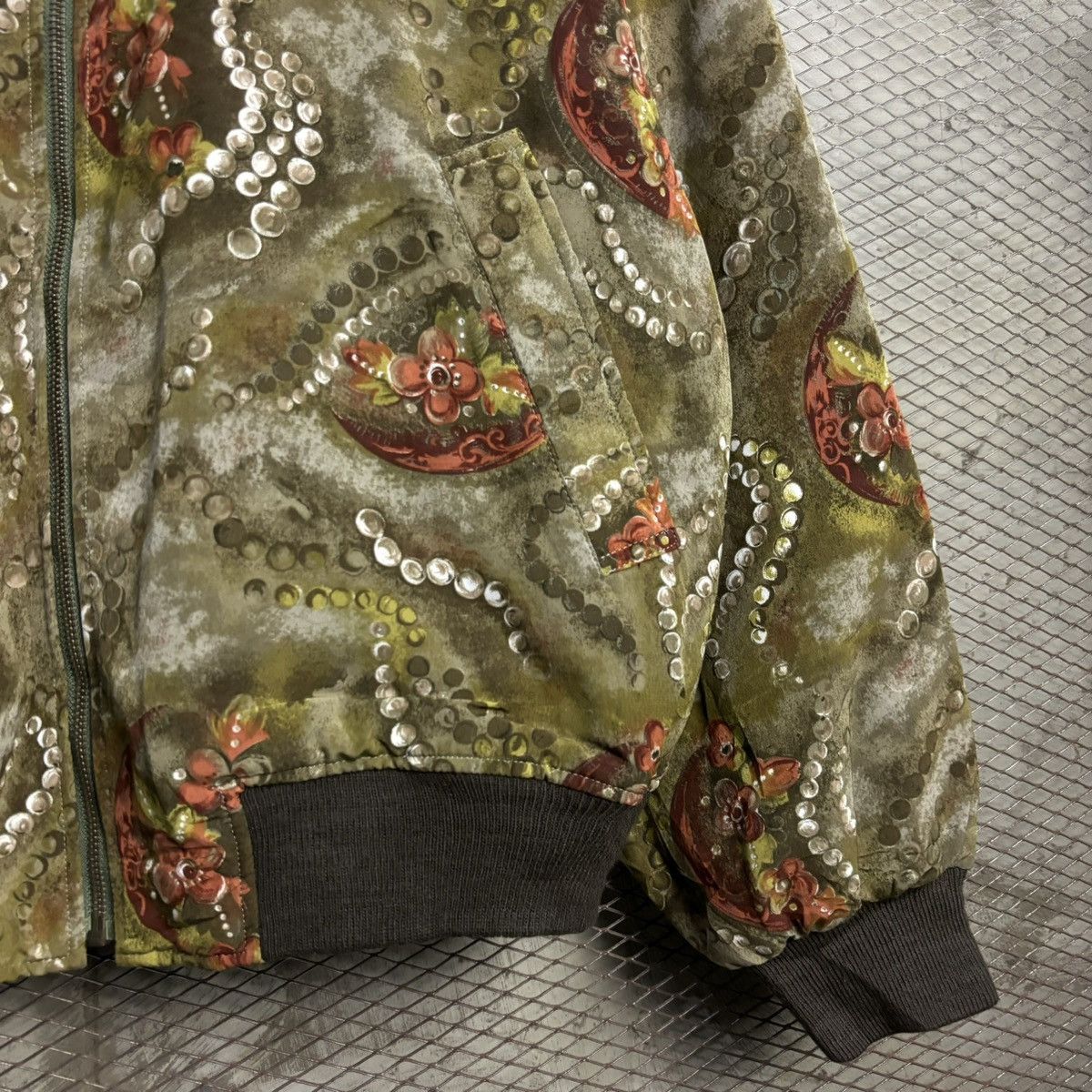 Moschino Vintage Moschino Jeans Fullprint Bomber Jacket Size US L / EU 52-54 / 3 - 4 Thumbnail