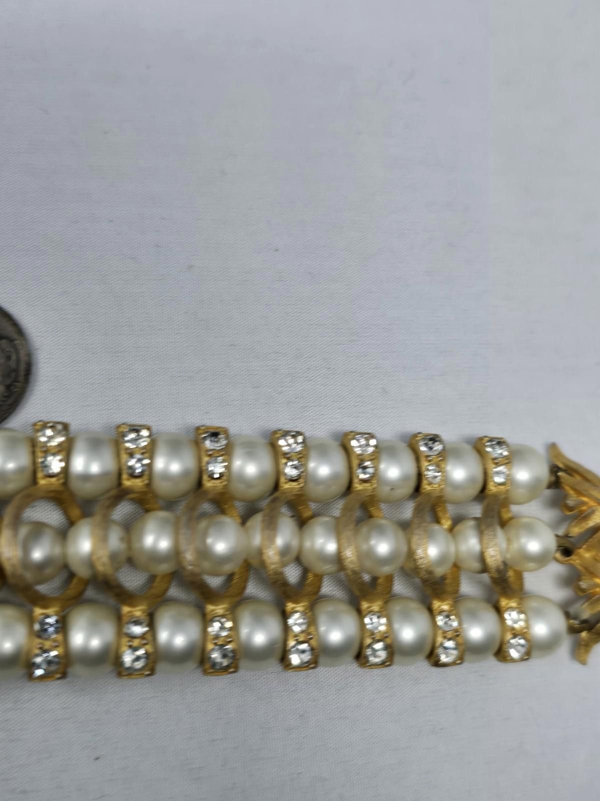 Other Vintage Krementz Faux Pearl Rhinestone Bracelet Gold Tone Size ONE SIZE - 3 Thumbnail