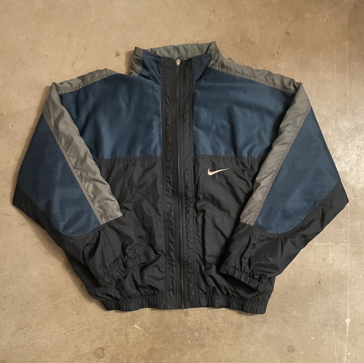 Nike Vintage Nike multicoloured windbreaker Size US L / EU 52-54 / 3 - 1 Thumbnail