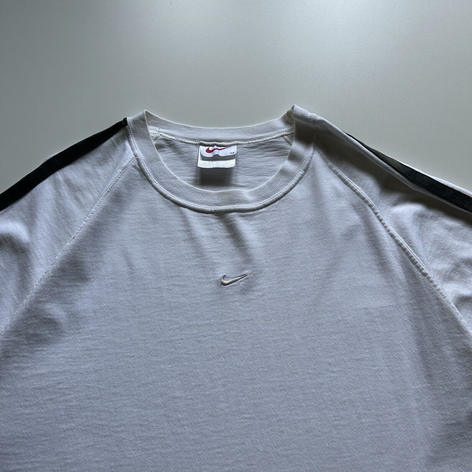 Nike Vintage 90s Nike Center Swoosh T Shirt Medium White Rare USA Size US M / EU 48-50 / 2 - 2 Thumbnail