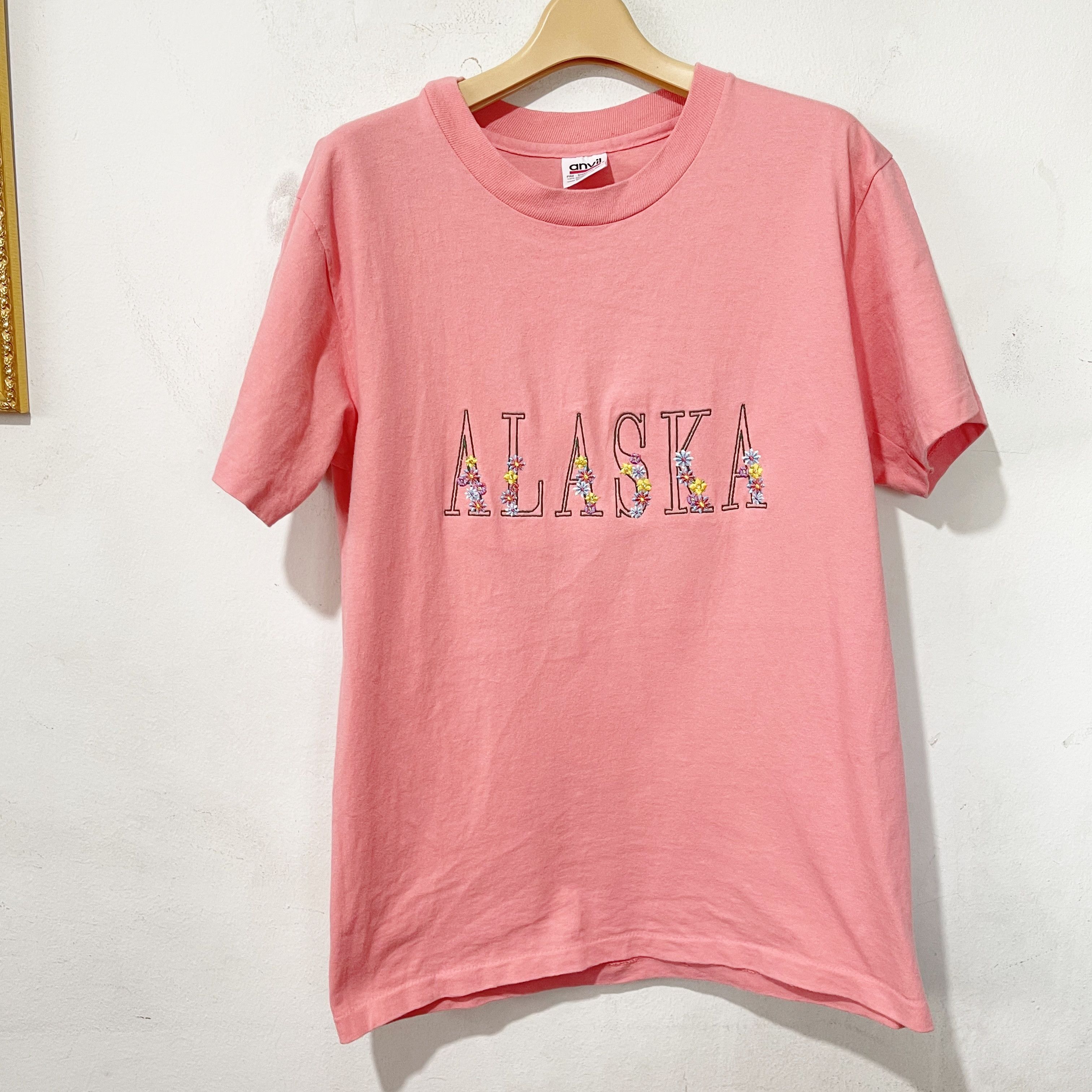 Vintage Vintage 90s Floral Alaska Embroidery T-Shirt Size US M / EU 48-50 / 2 - 1 Thumbnail