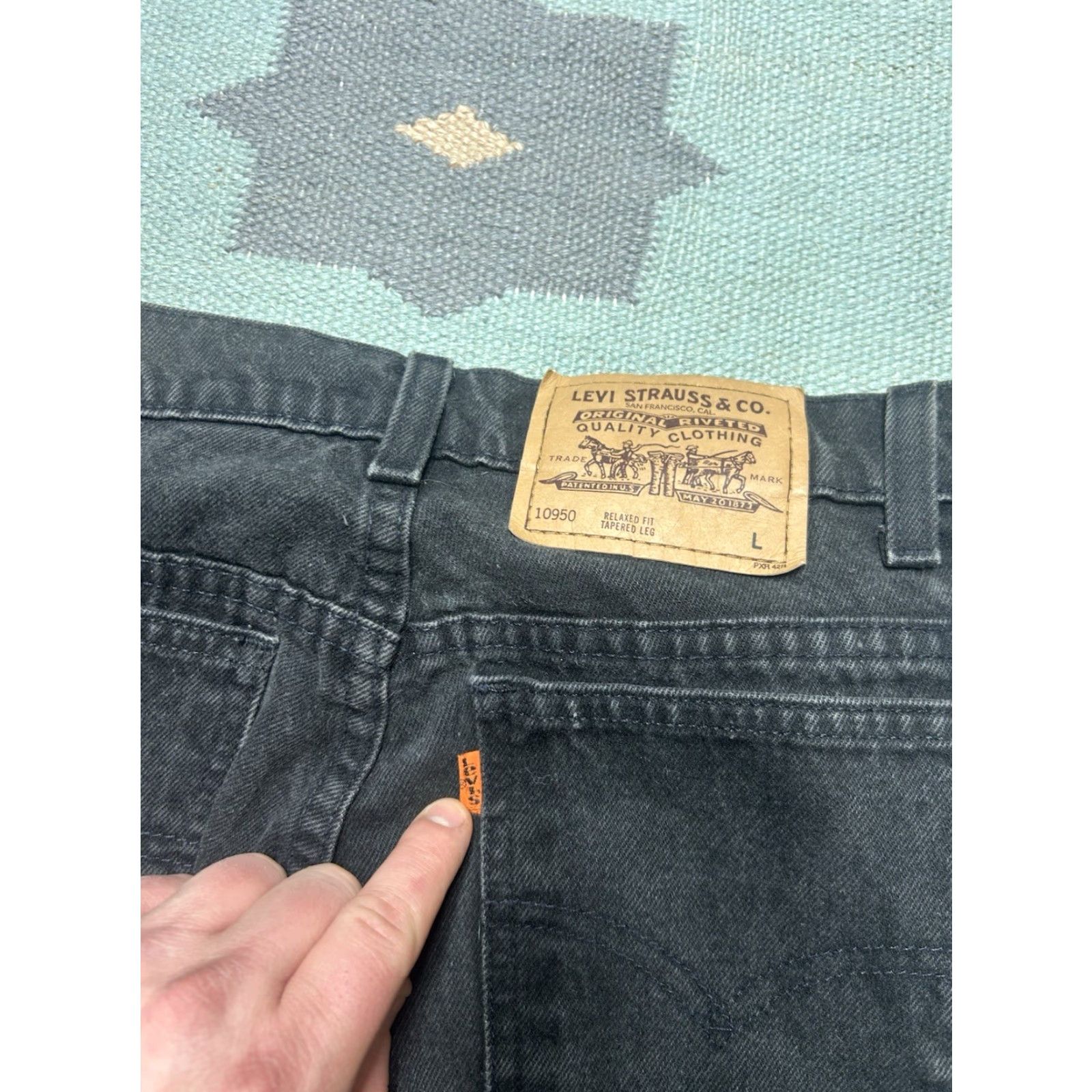 Levi's VINTAGE Levi’s 10950 Jeans Black Orange Tab Skinny Tapered Leg 7 Long 28x32 Women 90s Size 28" / US 6 / IT 42 - 4 Thumbnail
