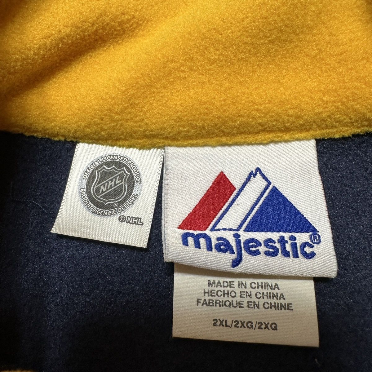 Majestic × NHL Buffalo Sabres fleece sweatshirt Size US XXL / EU 58 / 5 - 4 Thumbnail