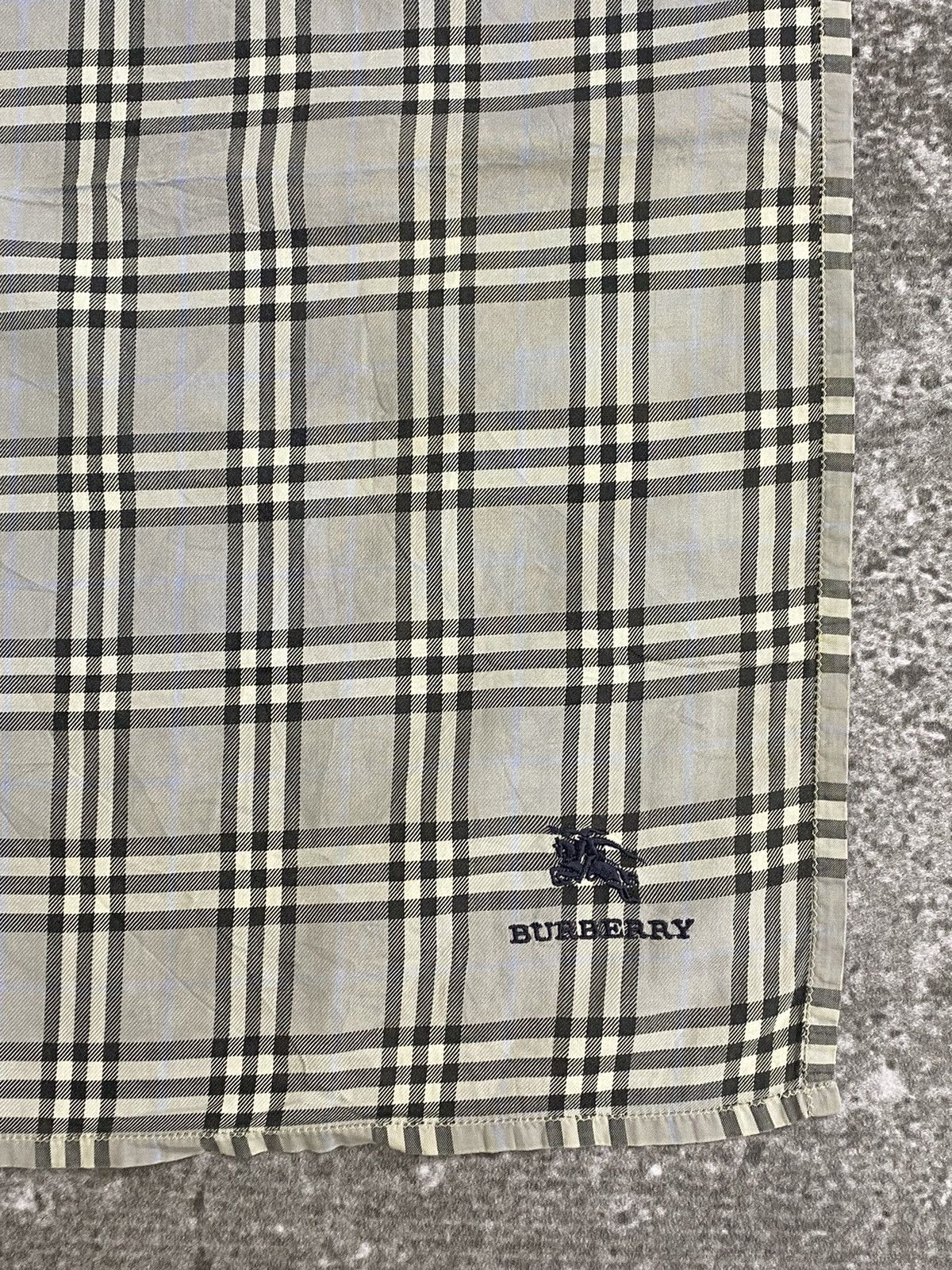 Burberry Burberry Handkerchief / Bandana / Neckerchief Size ONE SIZE - 6 Thumbnail