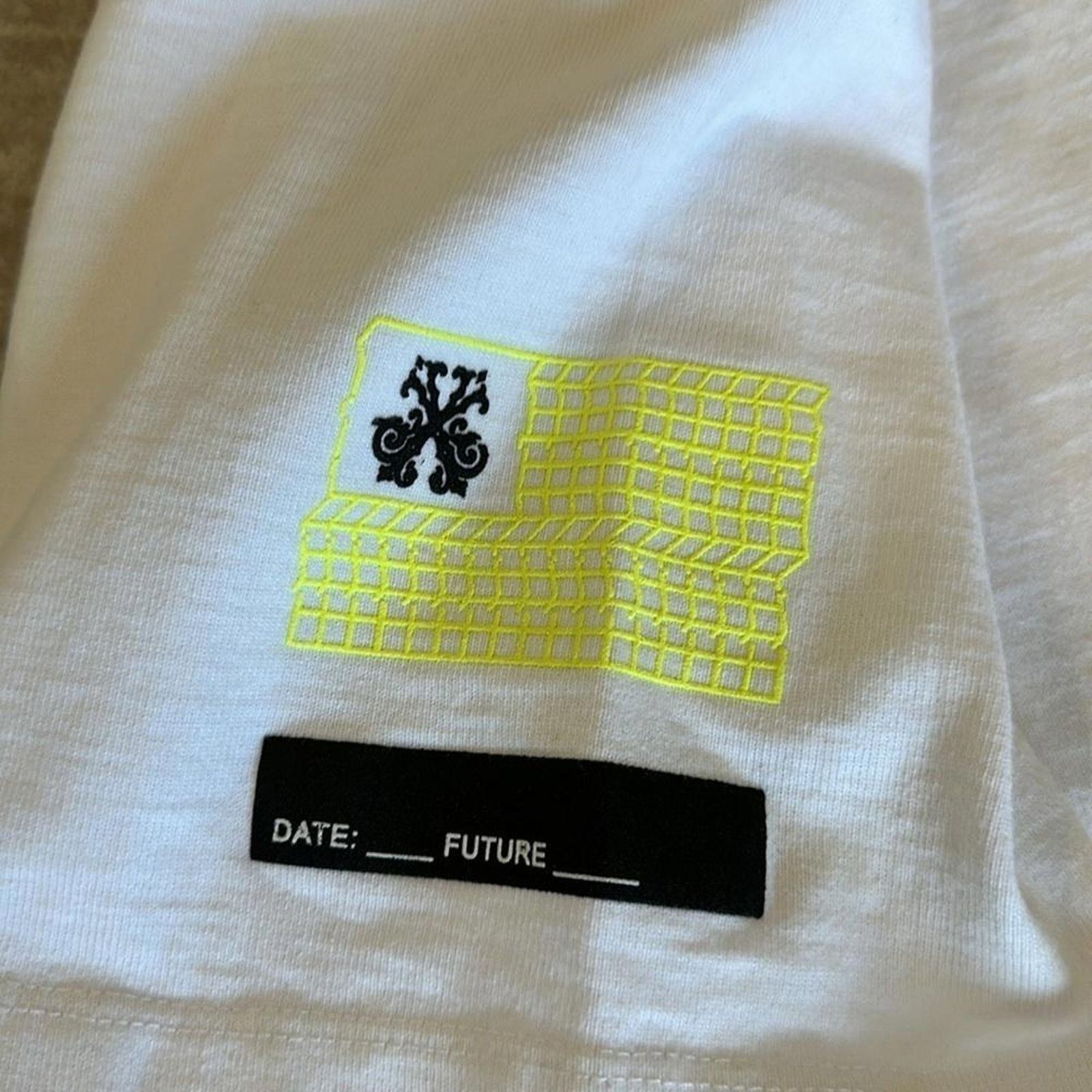 Designer JOHN JOHN Box Fit Graphic Tee - Stylish Casual Wear Size US L / EU 52-54 / 3 - 5 Thumbnail