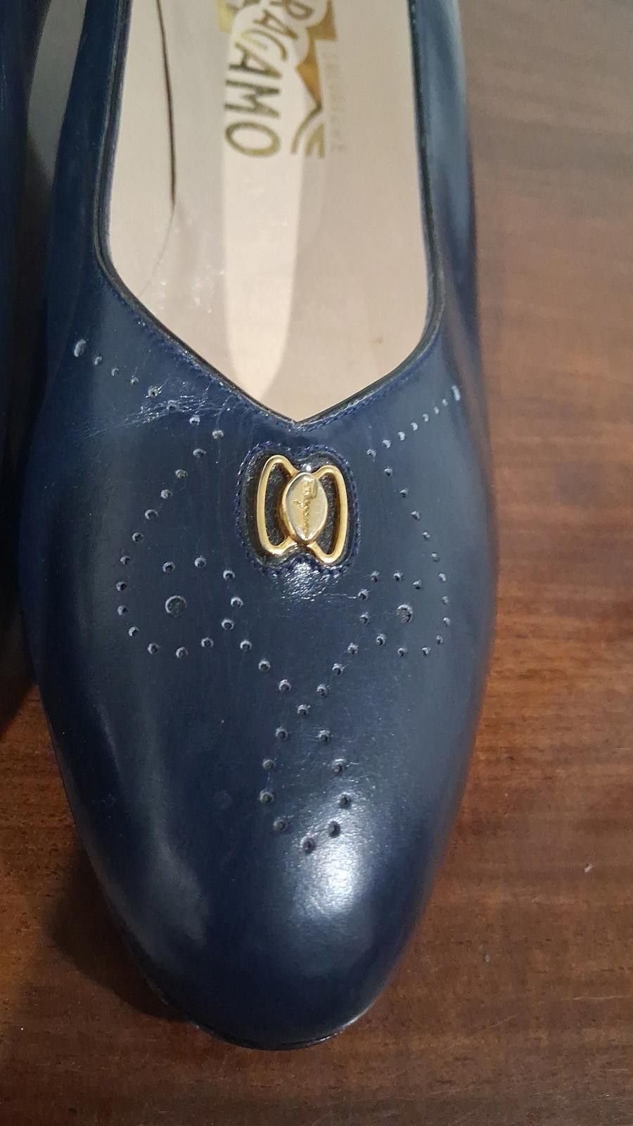 Salvatore Ferragamo Salvatore Ferragamo Vintage Navy Pumps Size 8 B Size US 8 / IT 38 - 8 Thumbnail