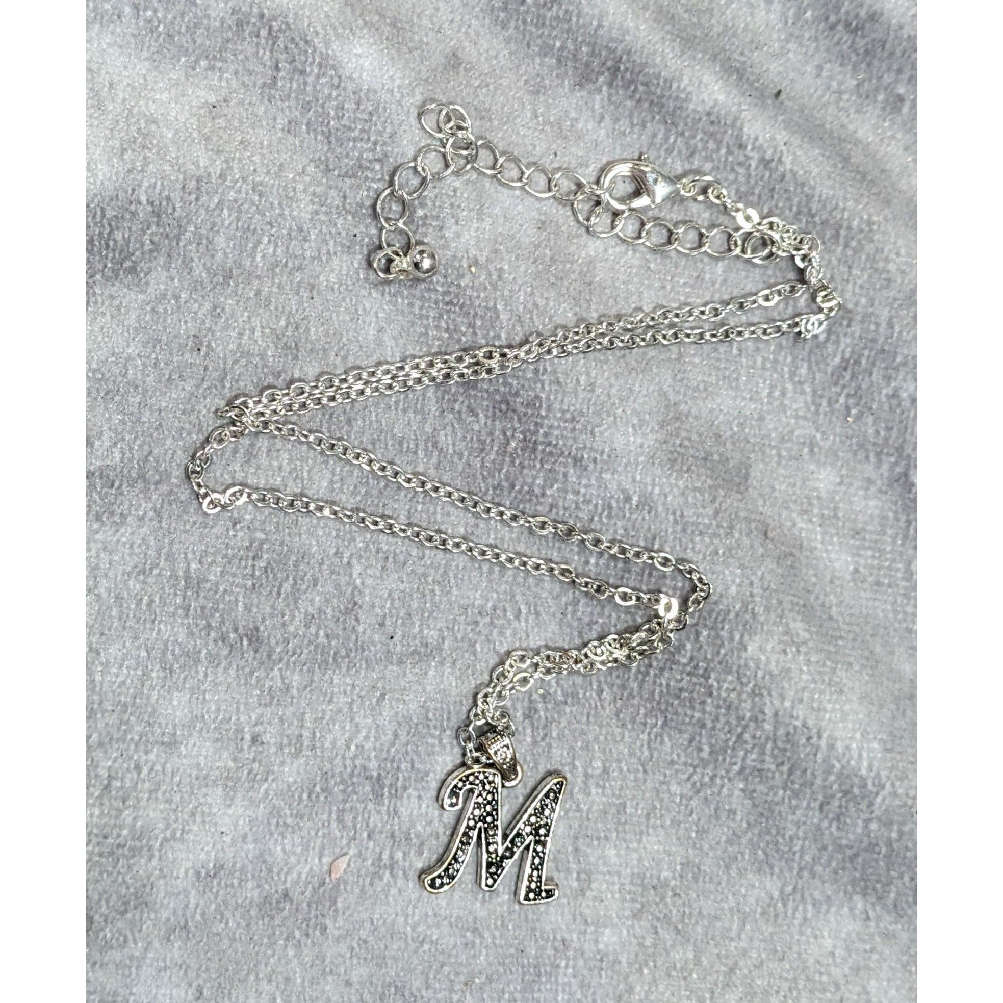 Other Casual M Initial Silver Tone Pendant Necklace Size ONE SIZE - 5 Thumbnail