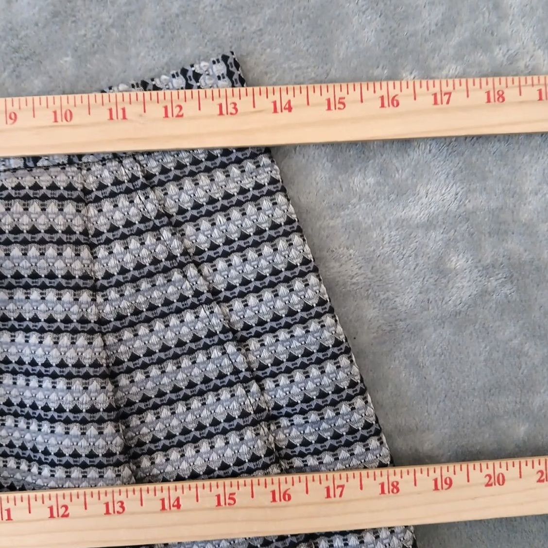 Bcbgmaxazria BCBGMAXAZRIA Skirt Short A-Line Gray Lined Pleated Wool Polyester Acrylic Zip Pocket Womens Size 2 Size 26" / US 2 / IT 38 - 3 Thumbnail