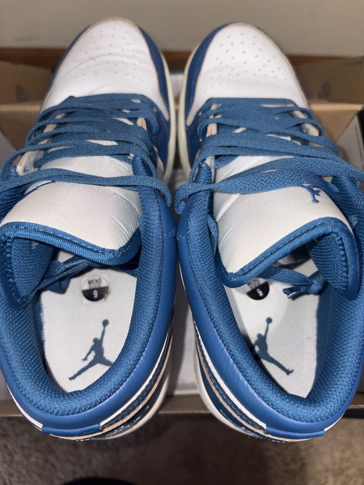 Nike Jordan 1 Low SE white/blue size 9 excellent condition Size US 9 / EU 42 - 3 Thumbnail