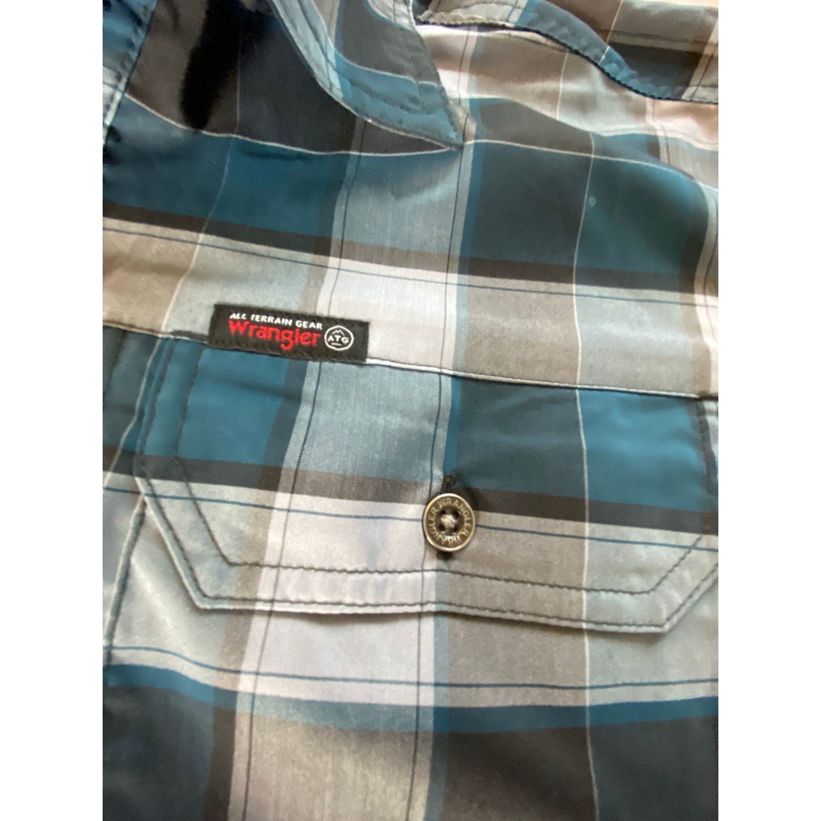 Wrangler NWT Wrangler ATG All Terrain Gear Vented Blue Plaid Shirt, M Size US M / EU 48-50 / 2 - 8 Thumbnail