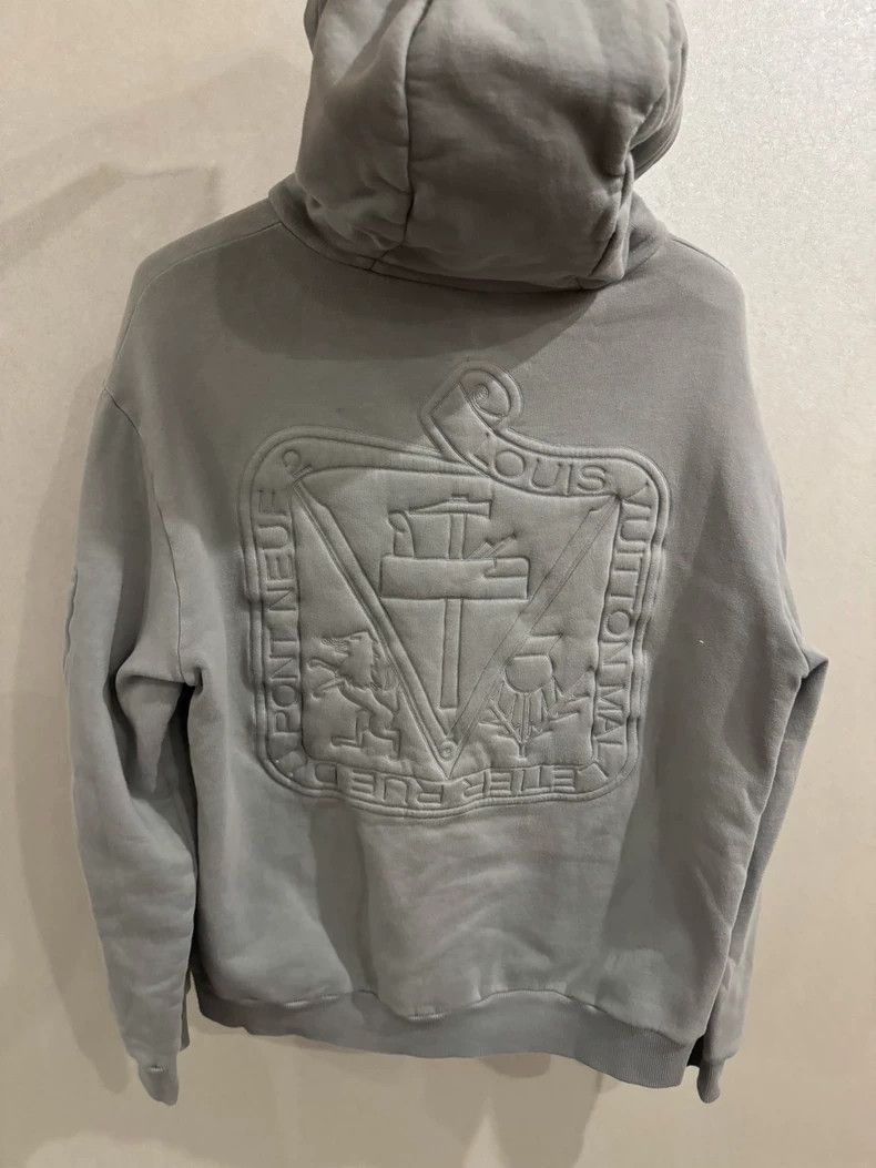 Louis Vuitton Louis Vuitton Grey Emblem Hoodie Size US L / EU 52-54 / 3 - 2 Thumbnail