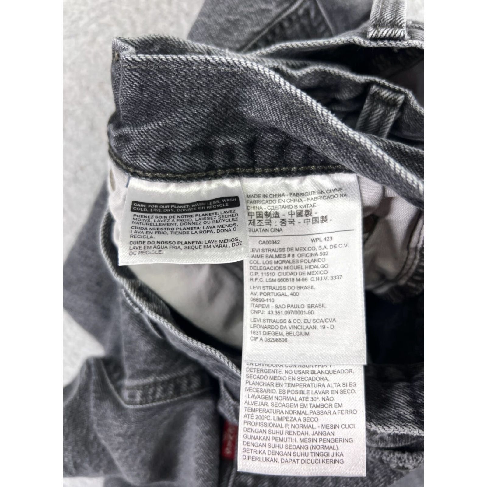 Levi's Levi's 501 Jeans Womens Black Denim Skinny Crop 501 Button Fly 28x23 Adult Regular Size 28 Inseam 23 High Rise Cotton Blend Denim Size 30" / US 8 / IT 44 - 6 Thumbnail