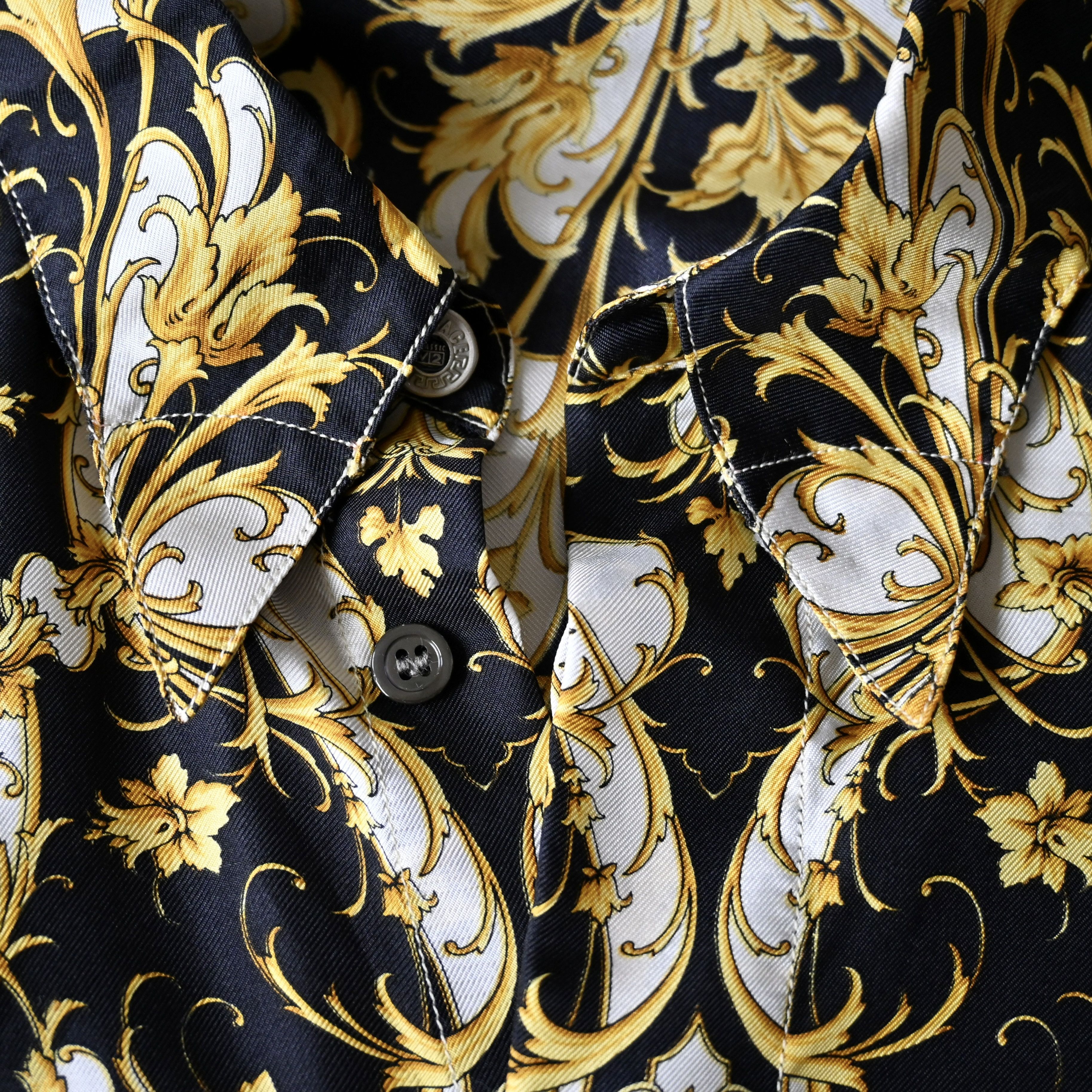 Versace VTG 1990s VERSACE CLASSIC V2 silk shirt made in Spain Size US XL / EU 56 / 4 - 15 Thumbnail