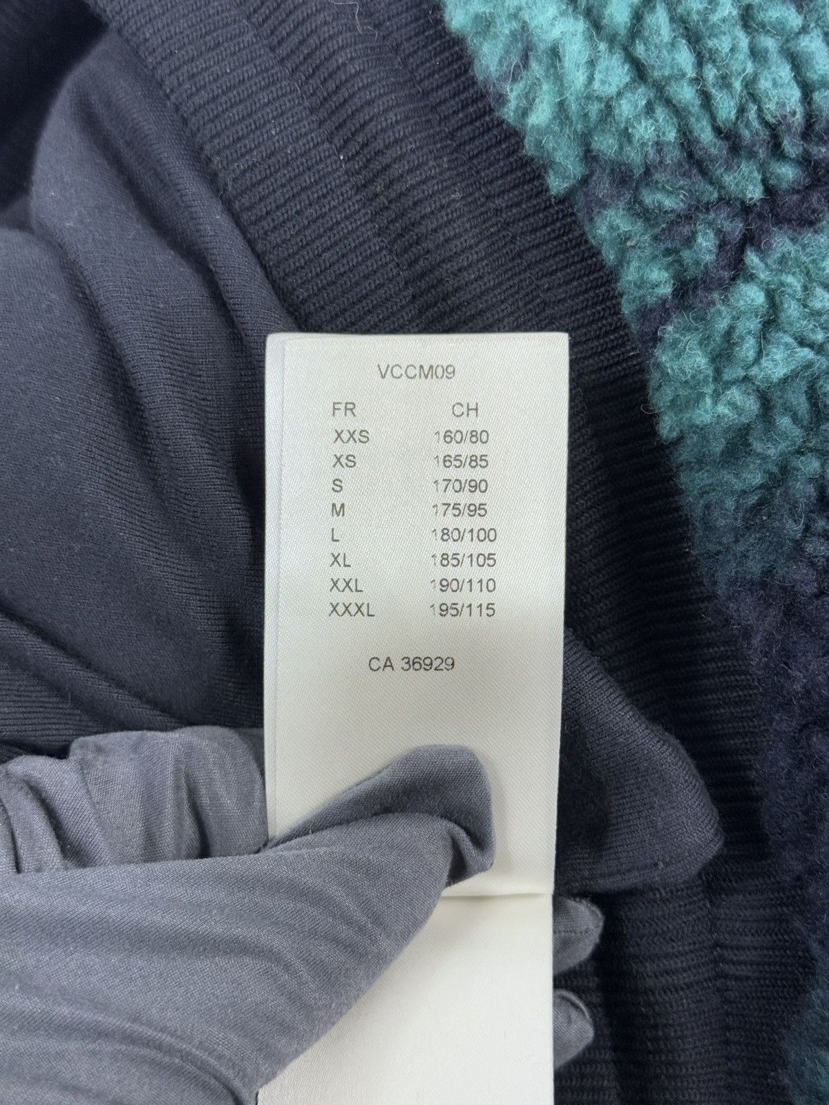 Louis Vuitton LOGO PRINT FLEECE TRACKSUITS Size US 32 / EU 48 - 7 Thumbnail