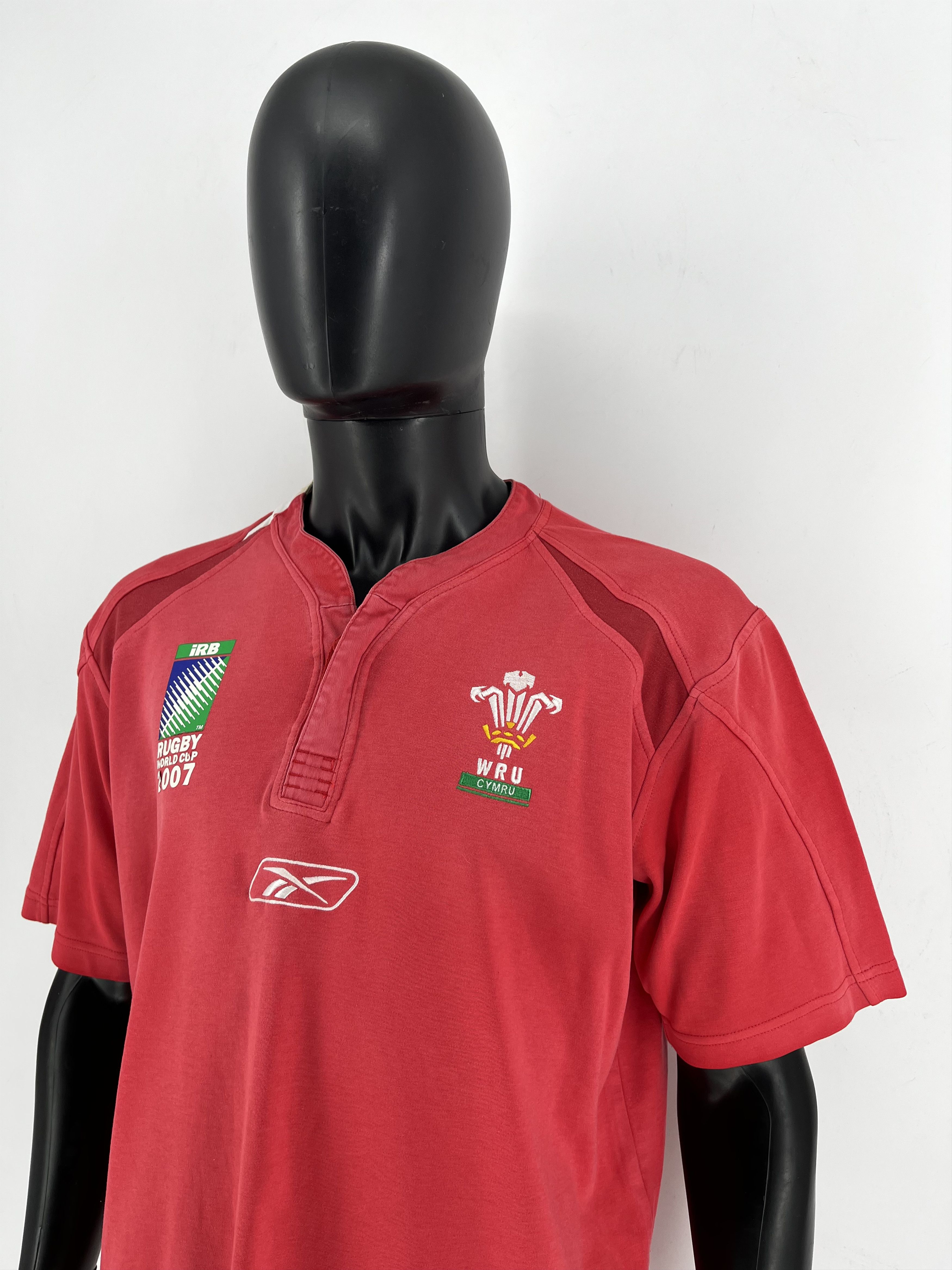 Reebok Vintage Wales Rugby Jersey Size L Reebok 2007 Size US L / EU 52-54 / 3 - 9 Thumbnail
