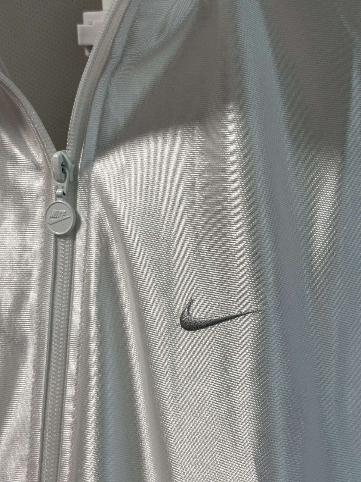 Vintage New Vintage Y2K Nike Satin White Drill Jacket Oversize Size US M / EU 48-50 / 2 - 5 Thumbnail