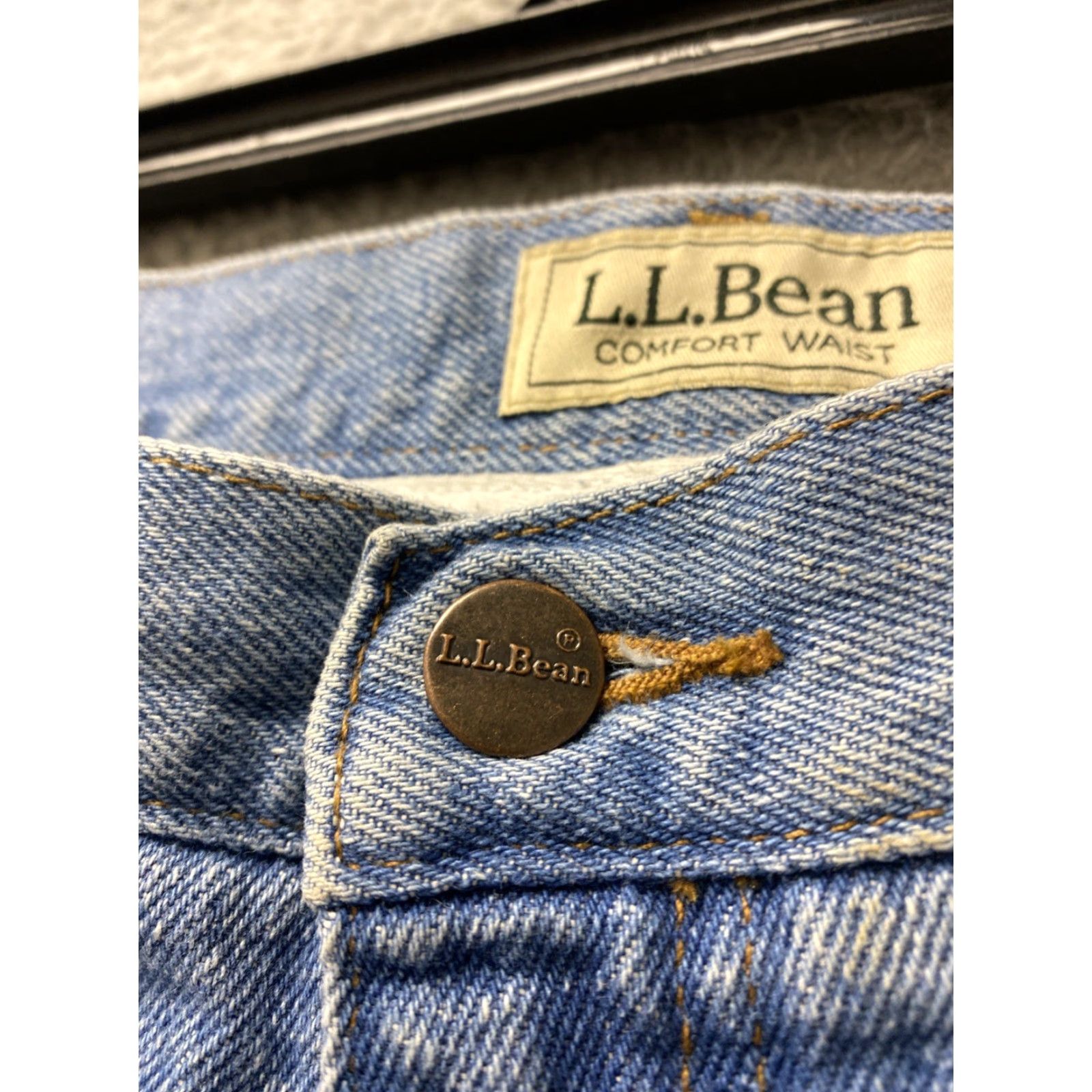 Vintage LL Bean Jeans Denim Comfort Waist Straight Leg 46x29 46x29.5 Regular Men Blue Cotton Denim 29.5in Inseam Straight Classic 0367 Size US 30 / EU 46 - 3 Thumbnail