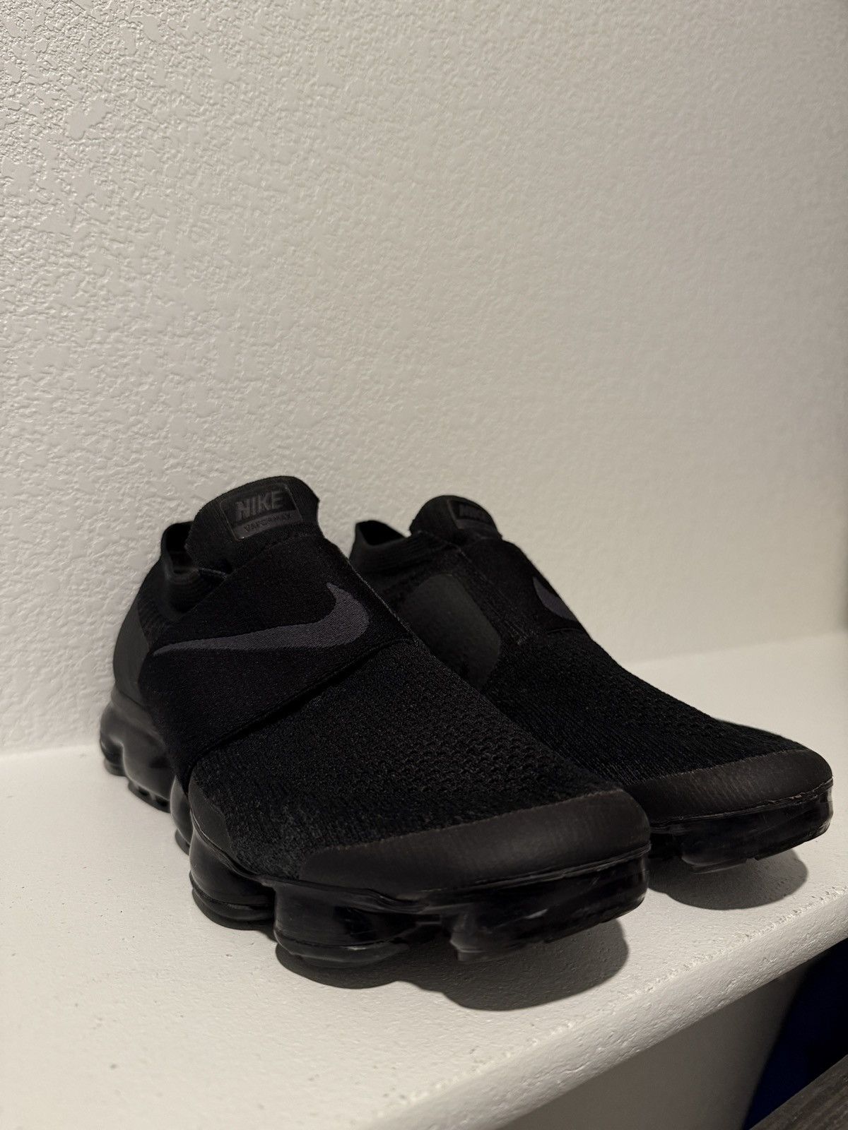 Nike Air VaporMax Moc ‘Triple Black’ Size US 10.5 / EU 43-44 - 2 Thumbnail