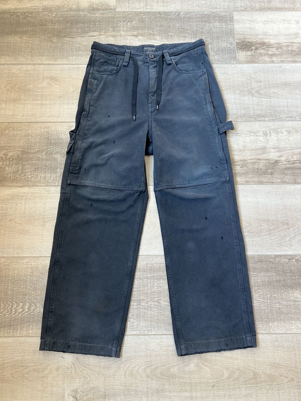 Balenciaga Fall23 Cropped skater pants