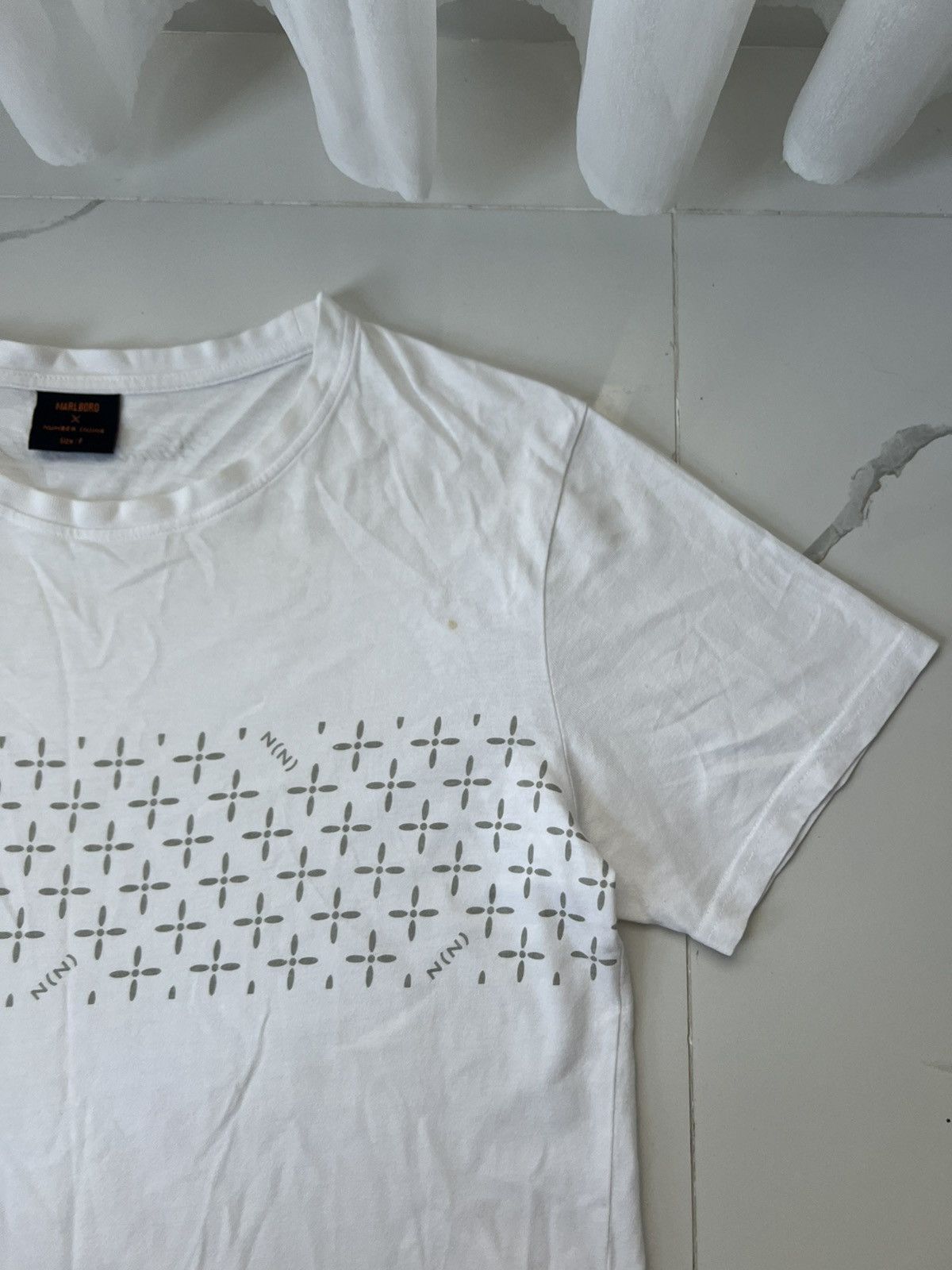 Number (N)ine 90’s NUMBER NINE X MARLBORO RARE Y2K BIG LOGO TEE Size US M / EU 48-50 / 2 - 2 Thumbnail