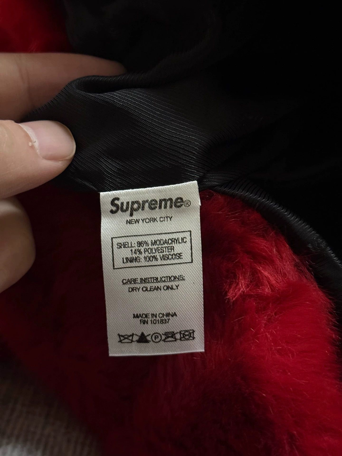 Supreme Supreme 17SS Faux Fur Bomber L Back Big Logo New Rare Size US L / EU 52-54 / 3 - 5 Thumbnail