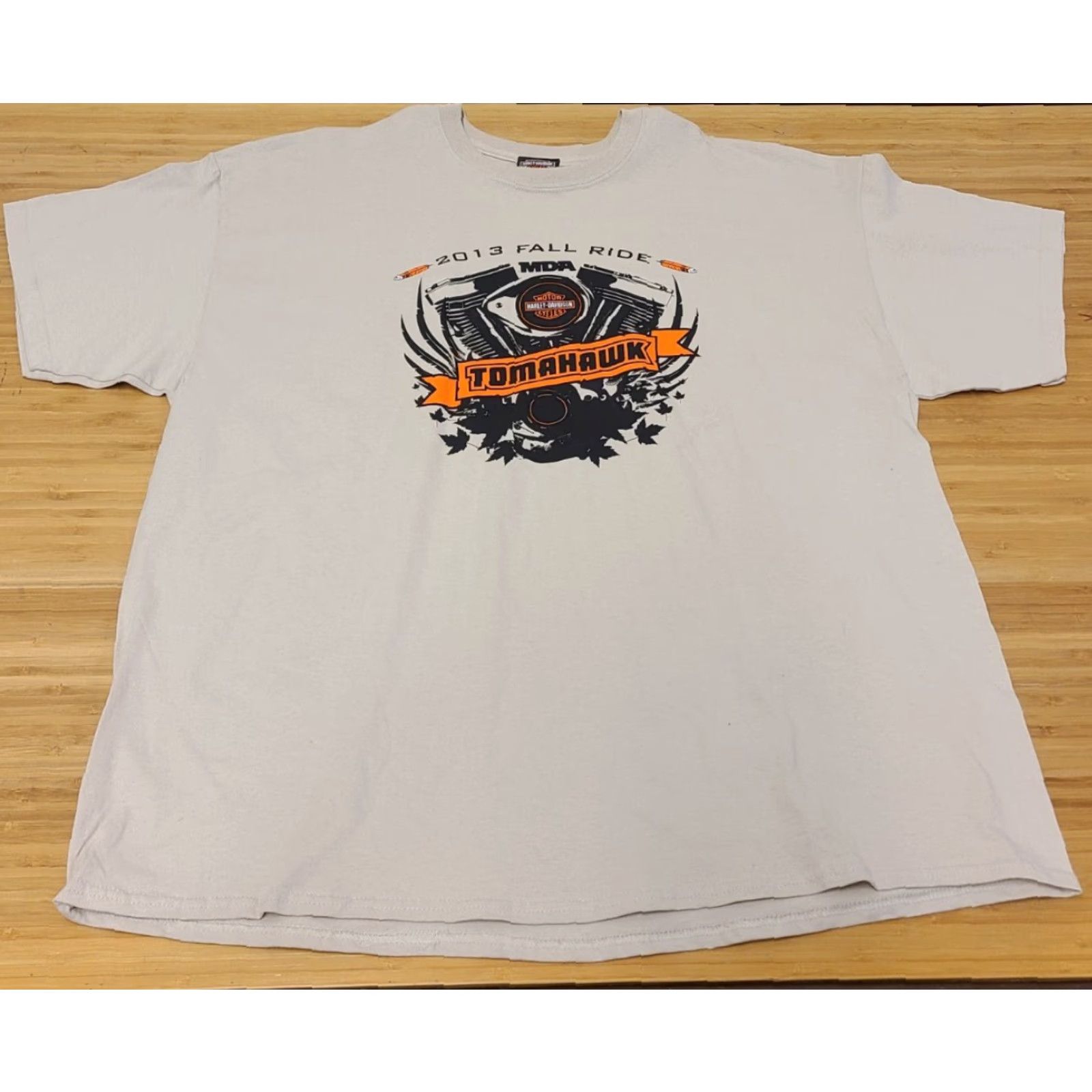 Harley Davidson VINTAGE Harley-Davidson Mens Shirt 2X 2013 Fall Ride Tomahawk WI Beige Cotton Crew Neck Short Sleeve T-Shirt Men Size US XXL / EU 58 / 5 - 2 Thumbnail