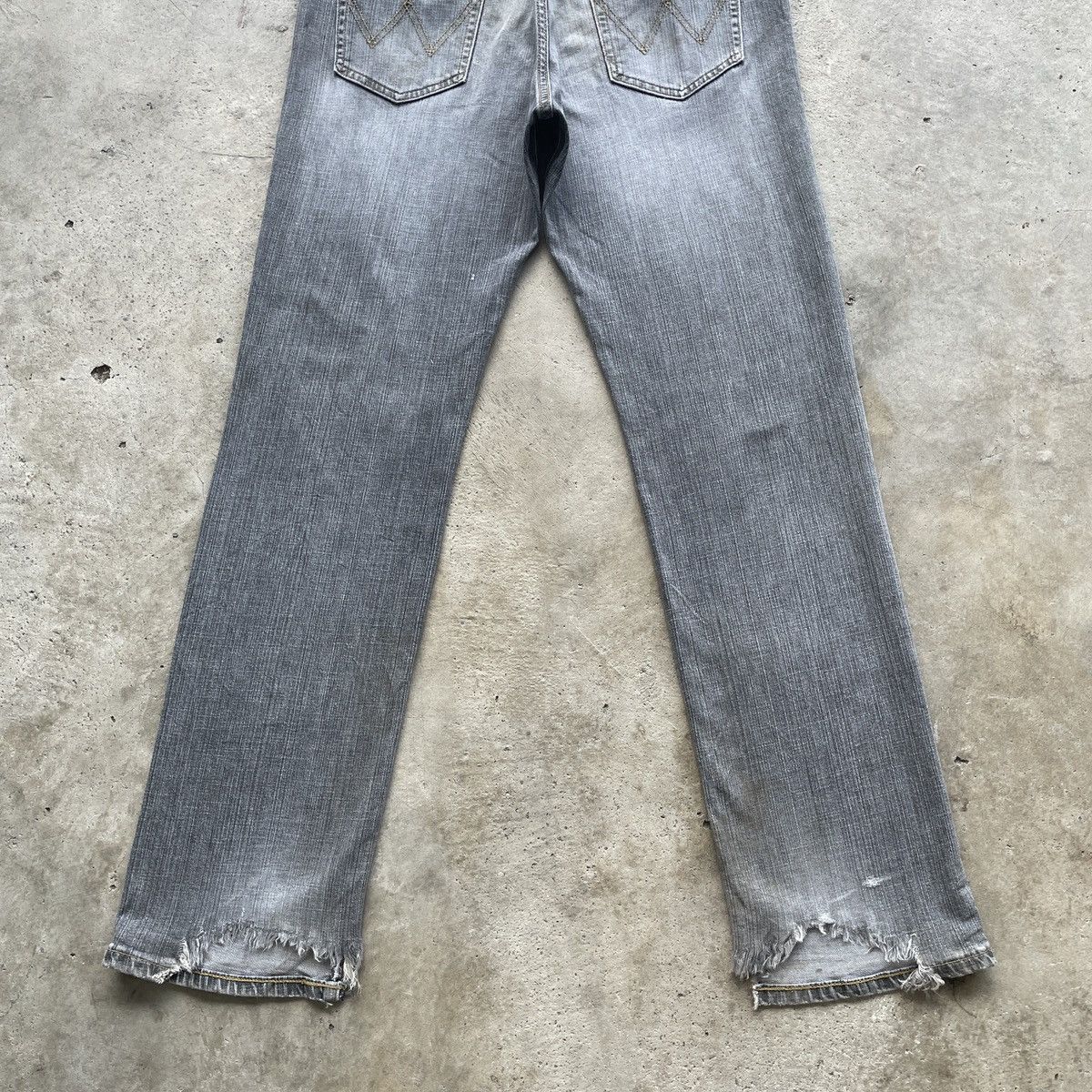 Wrangler W33 Vintage Wrangler Jean Distressed Faded Black Pants Denim Size US 33 - 11 Thumbnail
